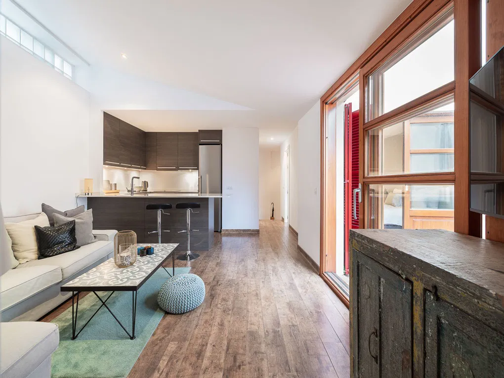 Apartamento moderno con terraza privada y ascensor-3