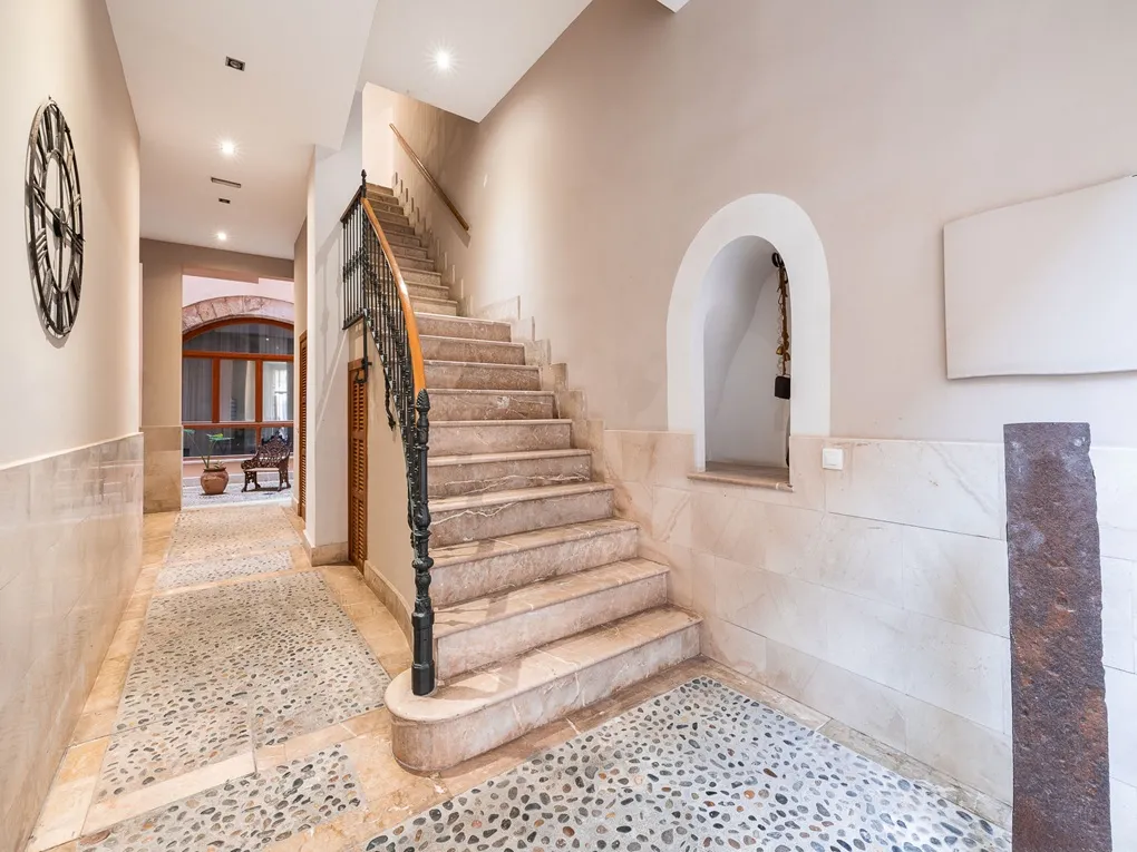 Apartament modern amb terrassa privada i ascensor-12