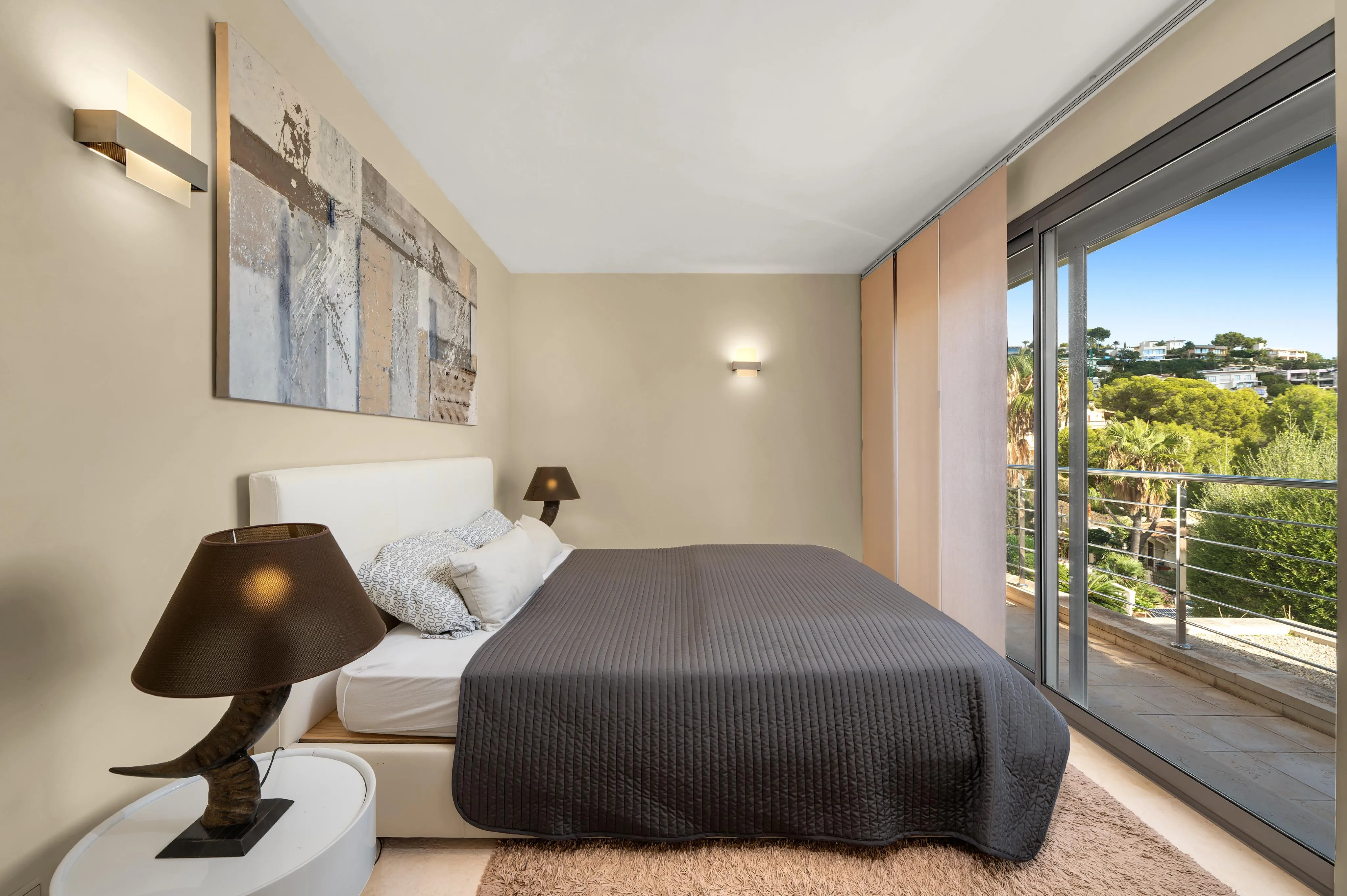 Modern villa med spektakulär utsikt över havet och bukten-13