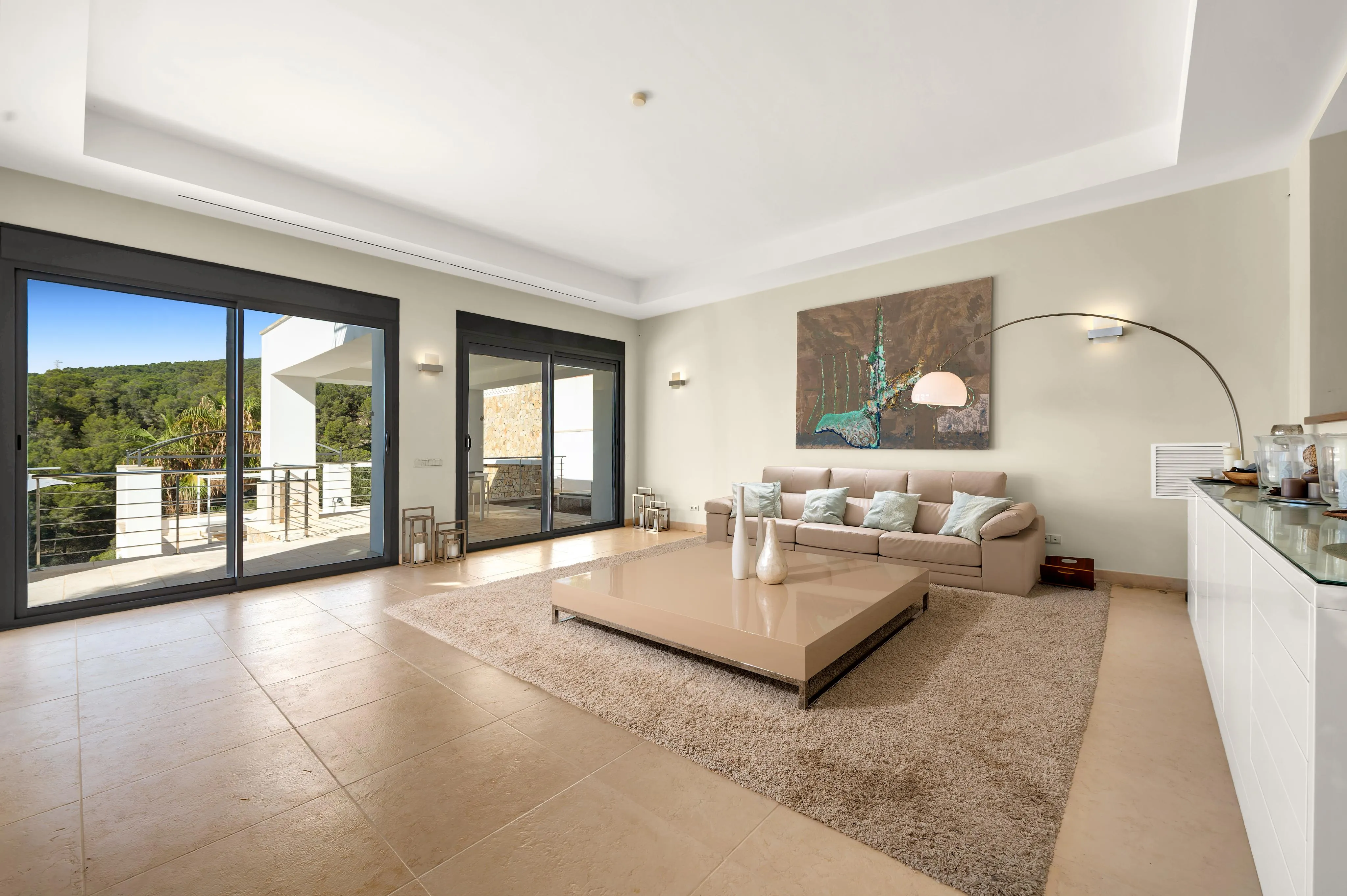 Modern villa med spektakulär utsikt över havet och bukten-3