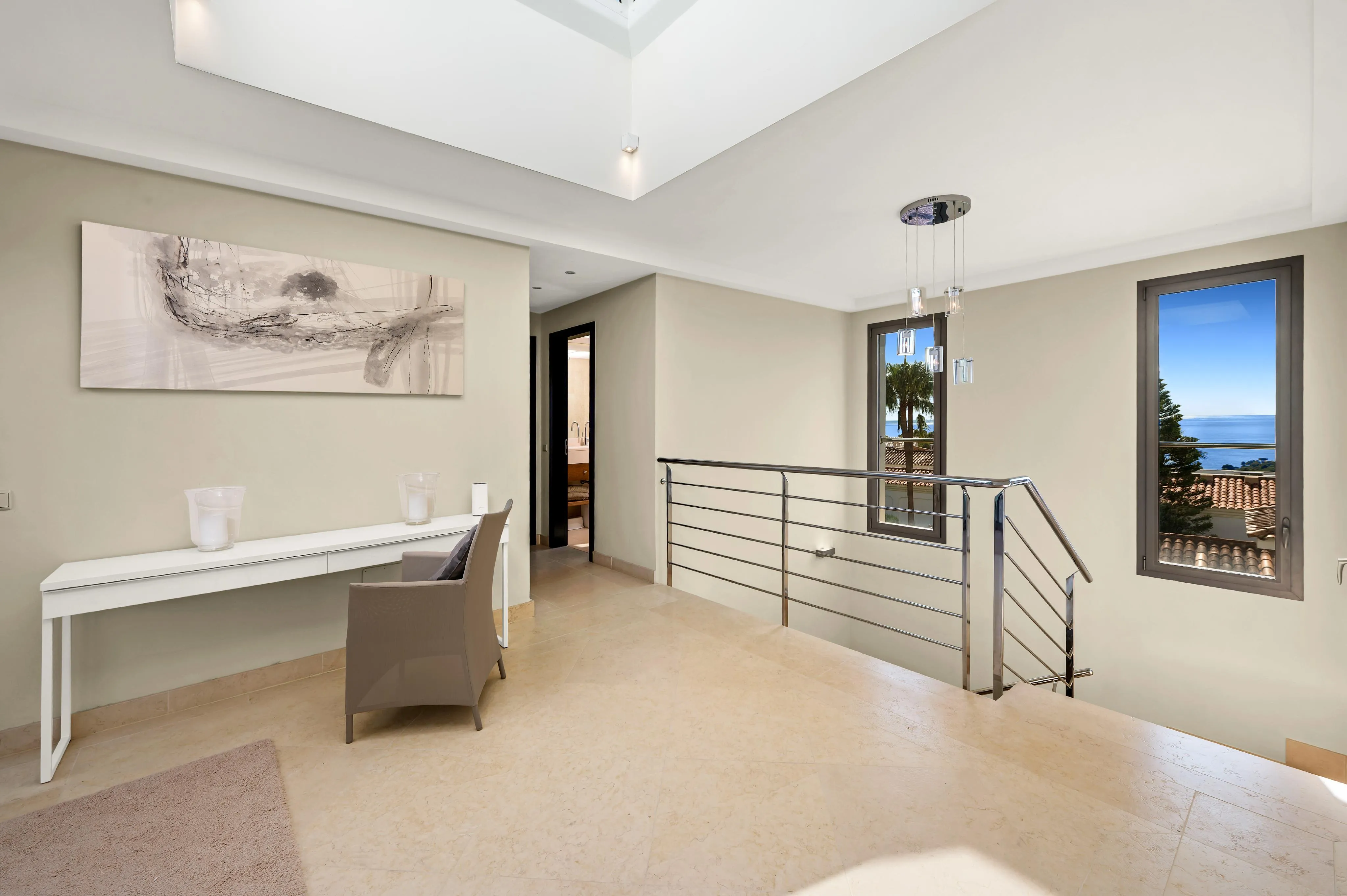 Modern villa med spektakulär utsikt över havet och bukten-8