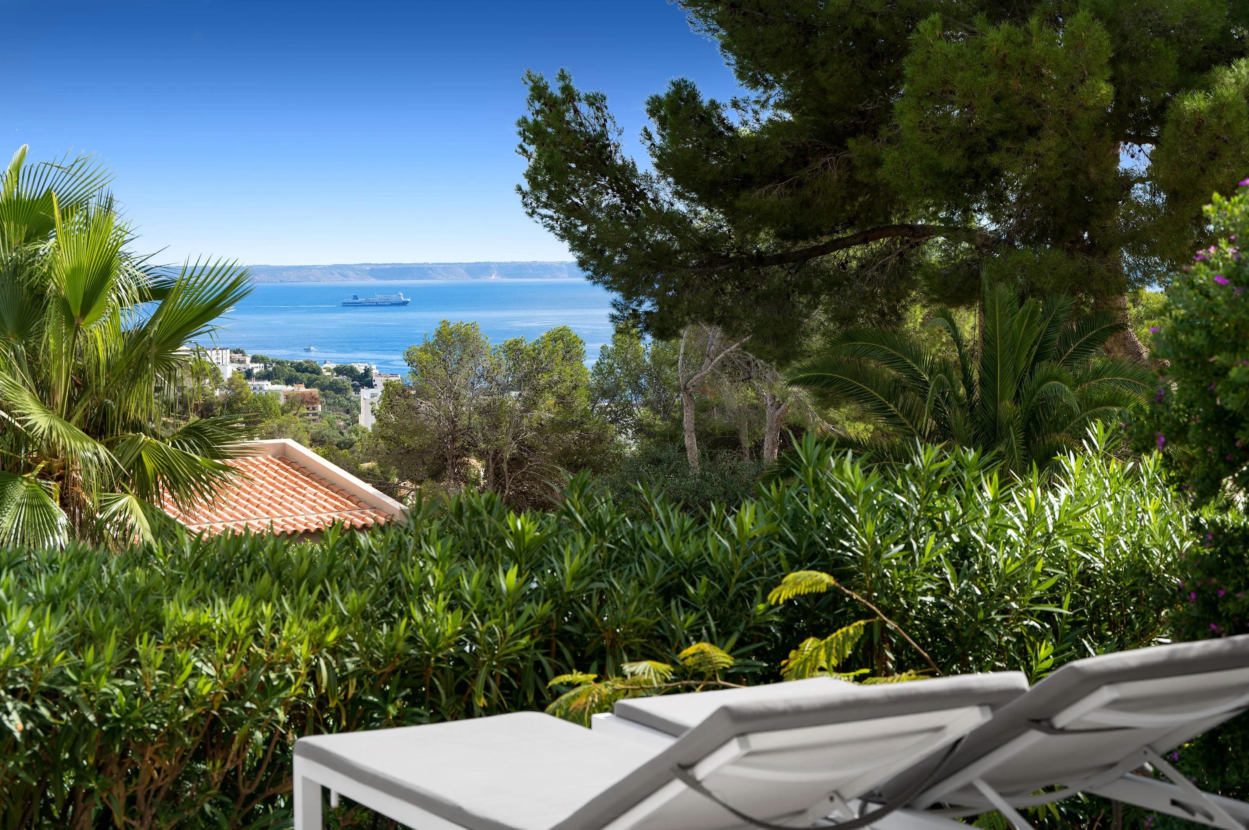 Modern villa with spectacular views of the sea and bay-17