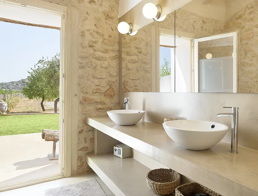 Ett elegant semesterhus med pool och pittoresk utsikt-11