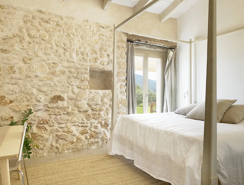 Ett elegant semesterhus med pool och pittoresk utsikt-10