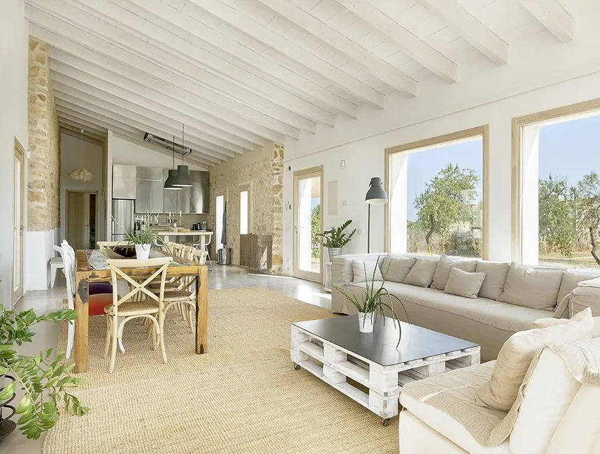 Ett elegant semesterhus med pool och pittoresk utsikt-5