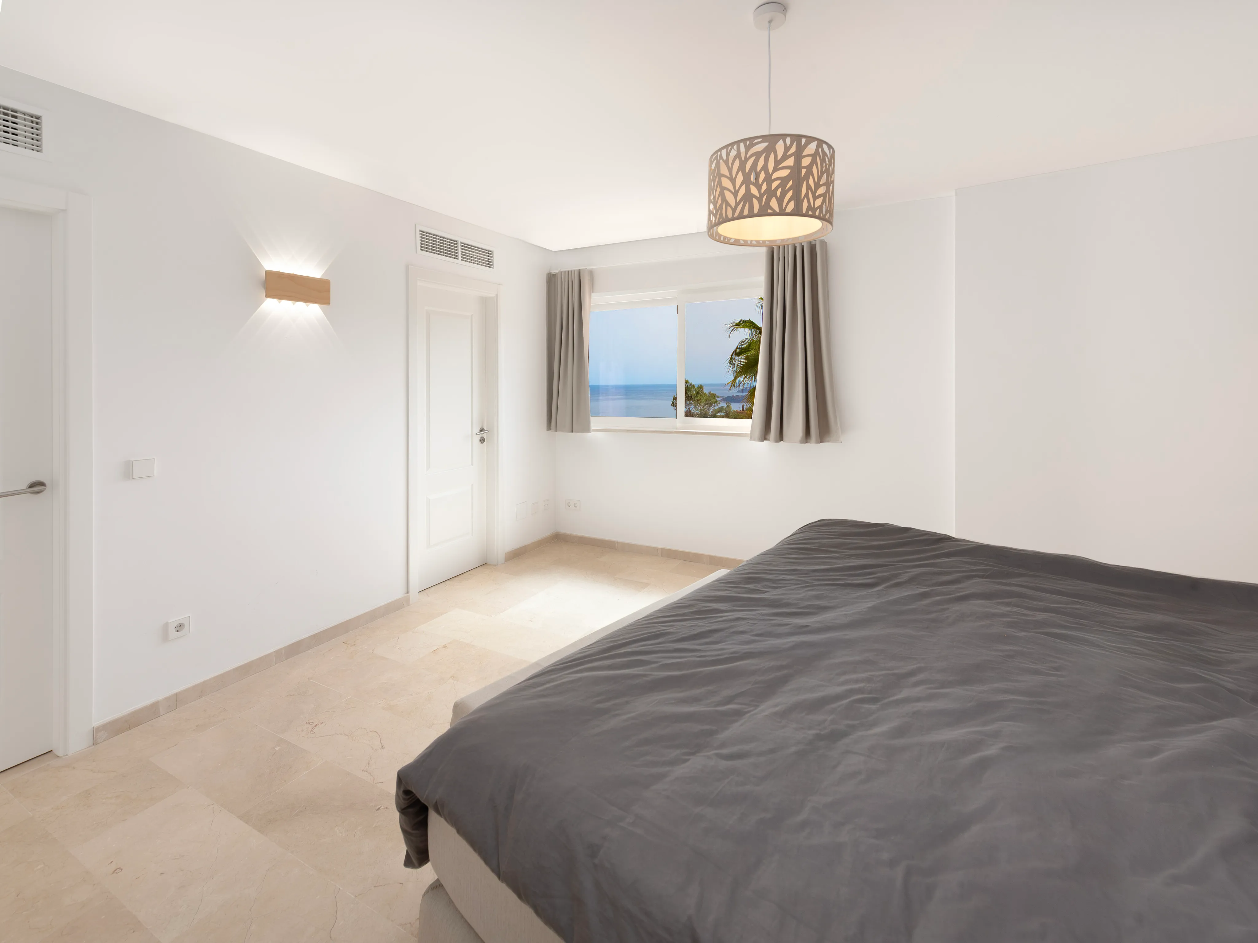 Modernes Traumhaus mit Meerblick in Costa den Blanes-9