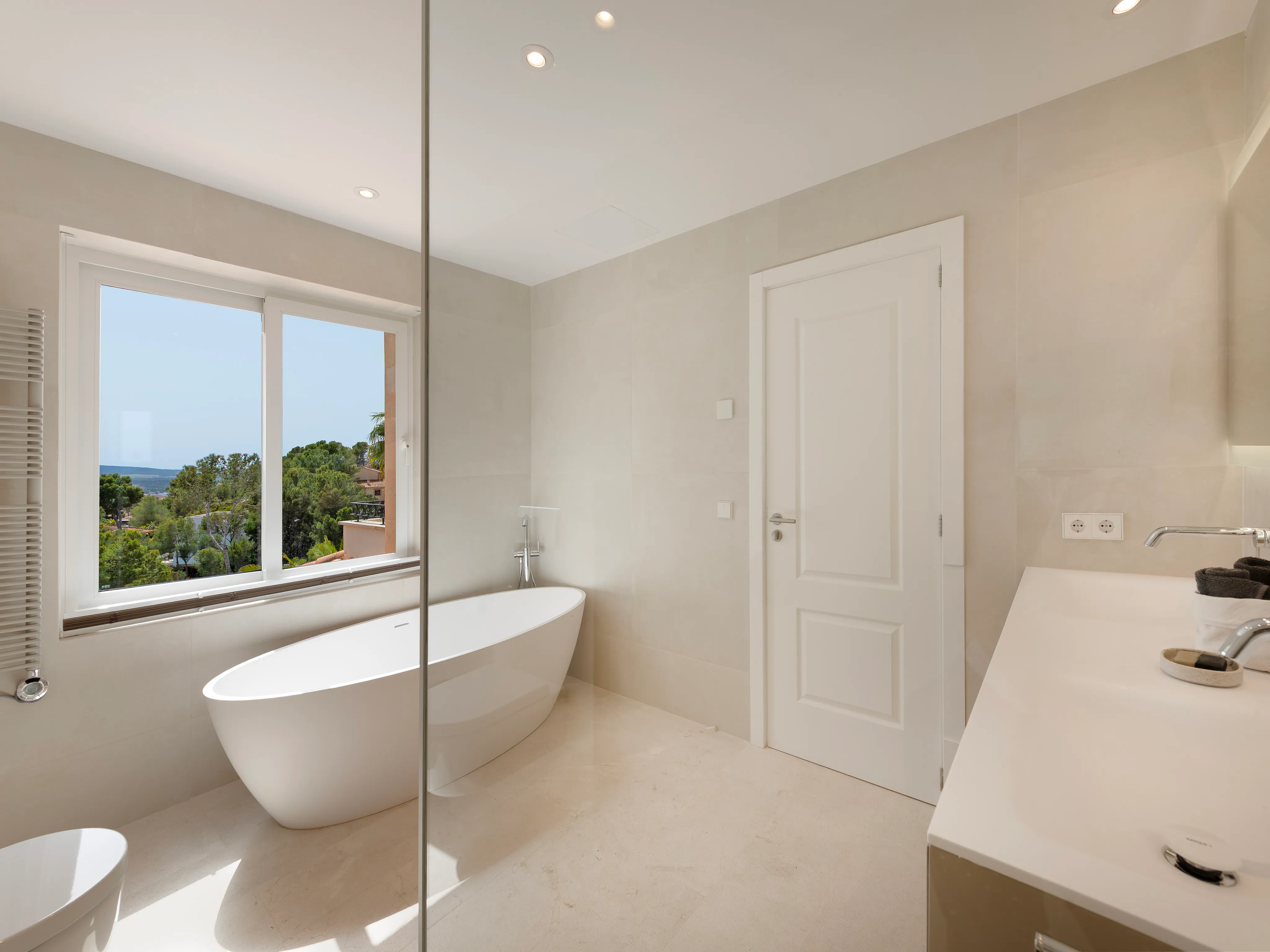 Modernes Traumhaus mit Meerblick in Costa den Blanes-10