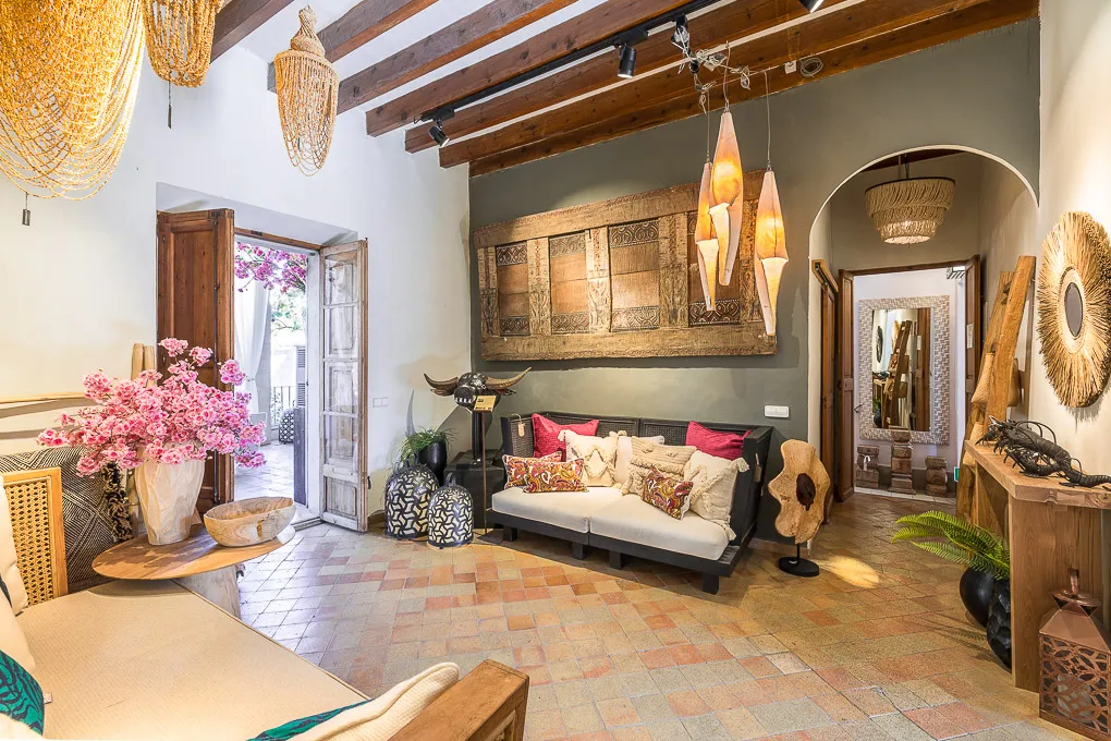 Historic palace with large garden in Santa Maria-12