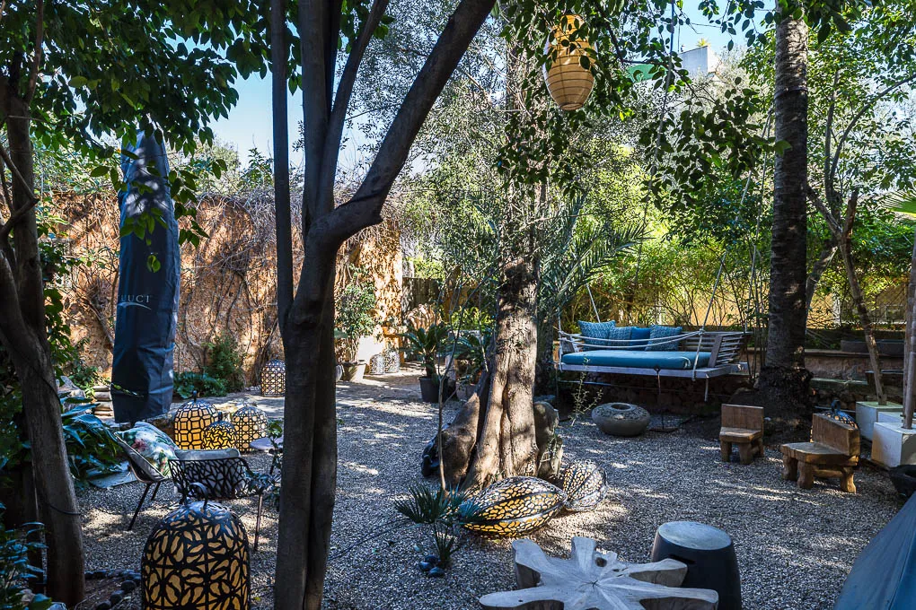 Palau històric amb gran jardí-11