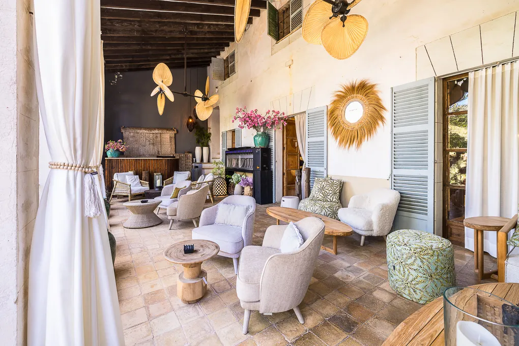 Historic palace with large garden in Santa Maria-2