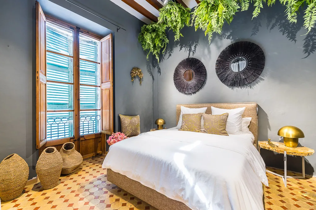 Historic palace with large garden in Santa Maria-15