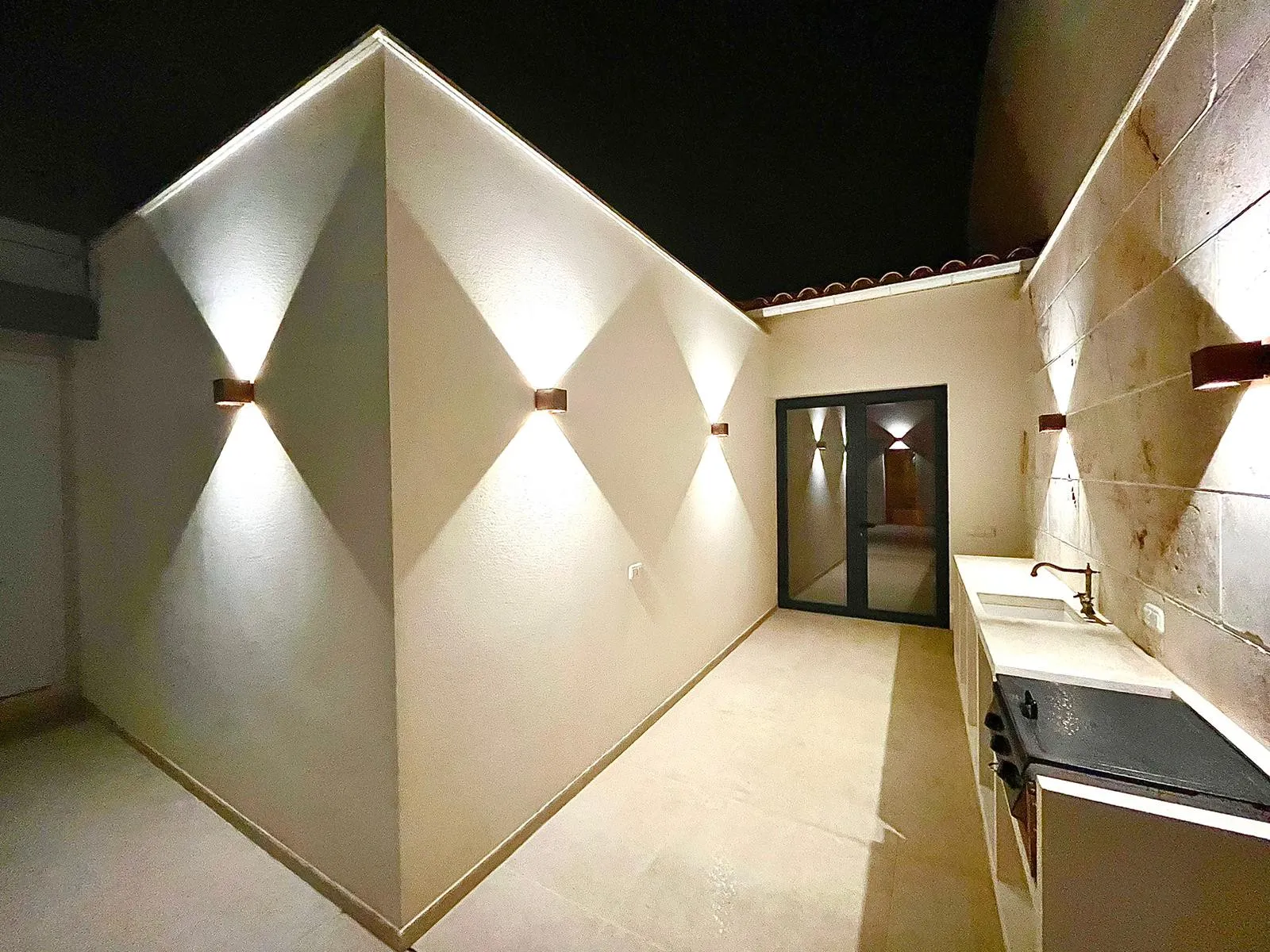 Descubre el lujo costero moderno: Casa en Capdepera con vistas al mar y acceso directo a la playa-14