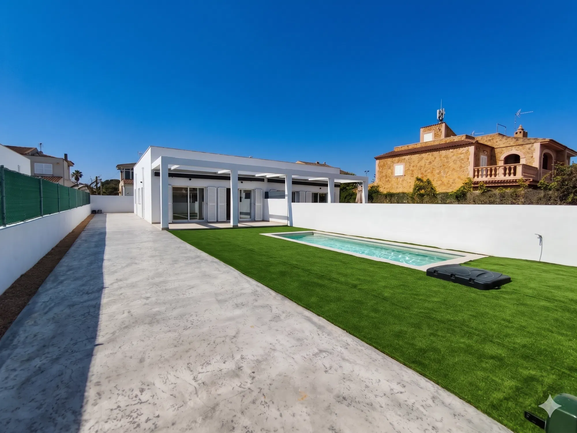 Bungaló adossat de nova construcció-10