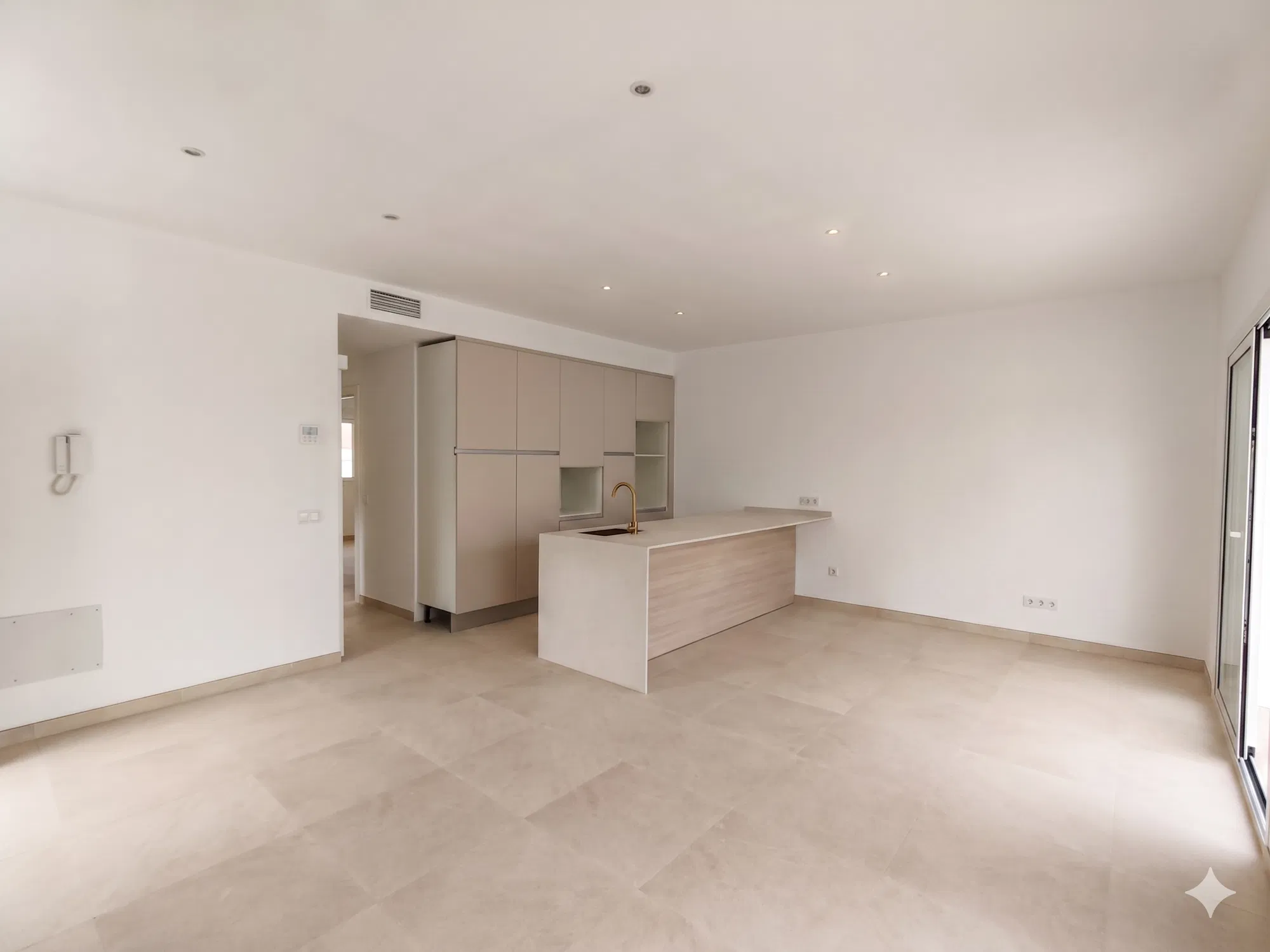 Bungaló adossat de nova construcció-3