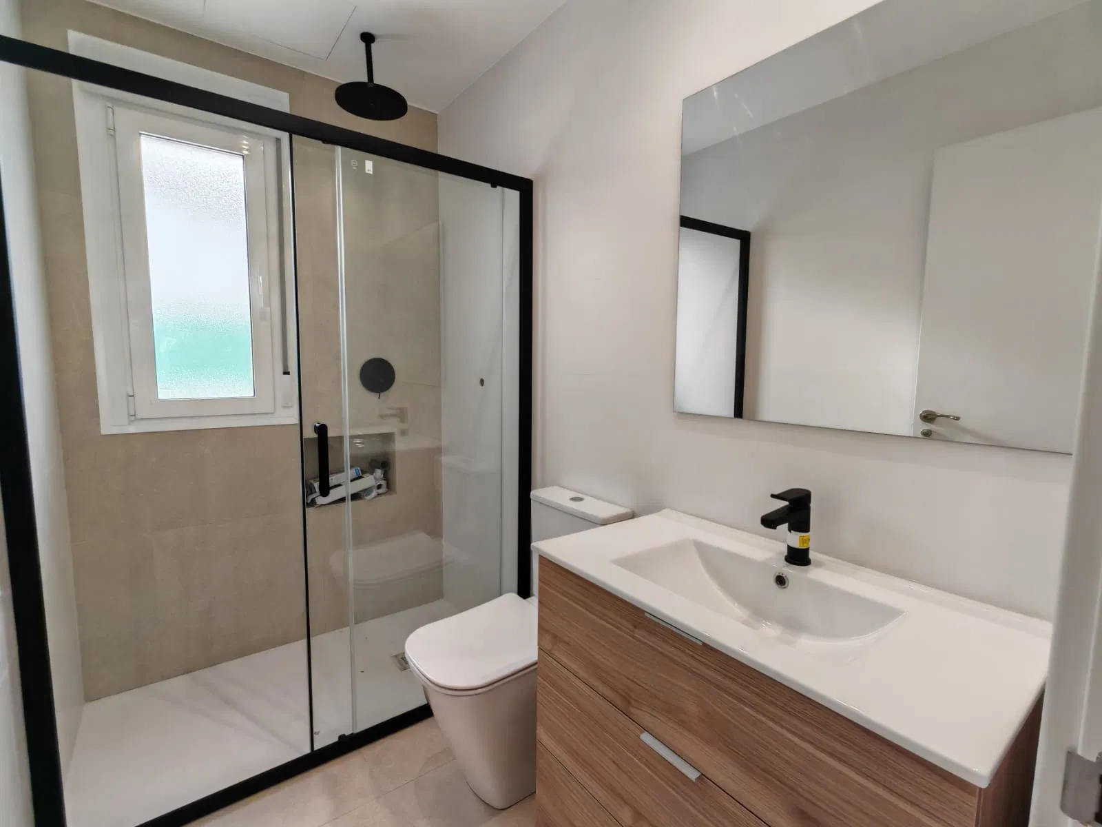 Bungaló adossat de nova construcció-8