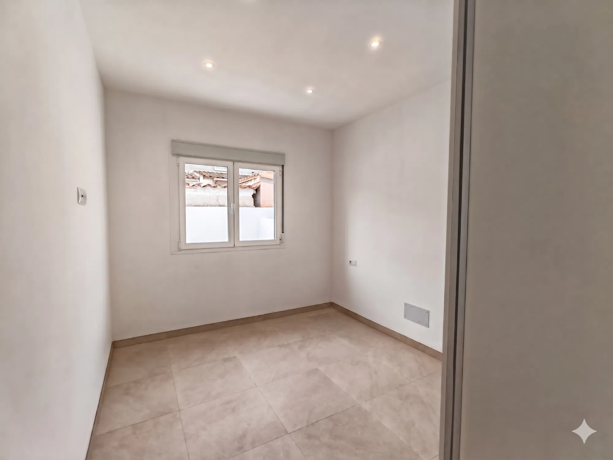 Bungaló adossat de nova construcció-5