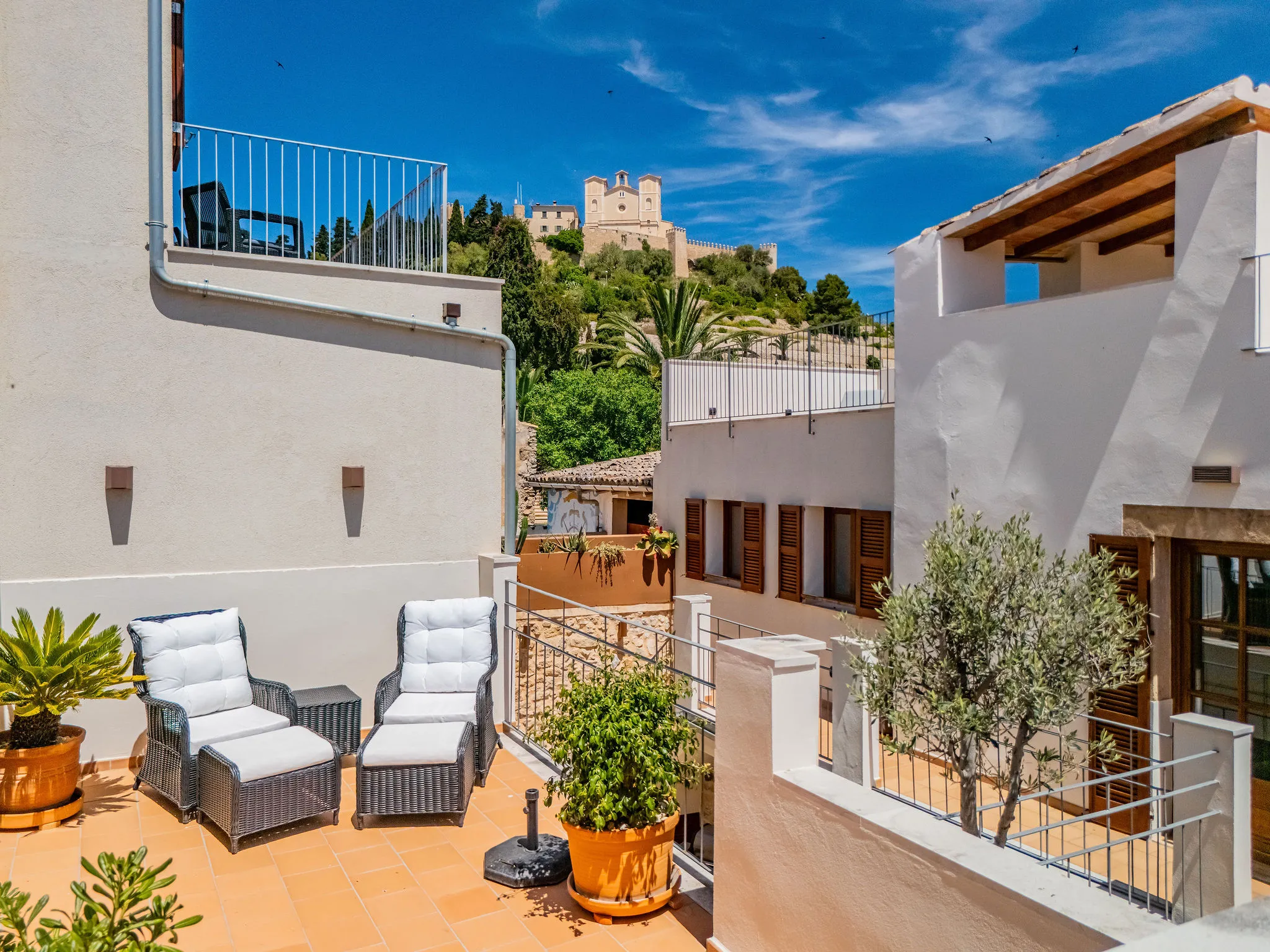 Nænsomt renoveret byhus med udlejningslicens i Artá-1