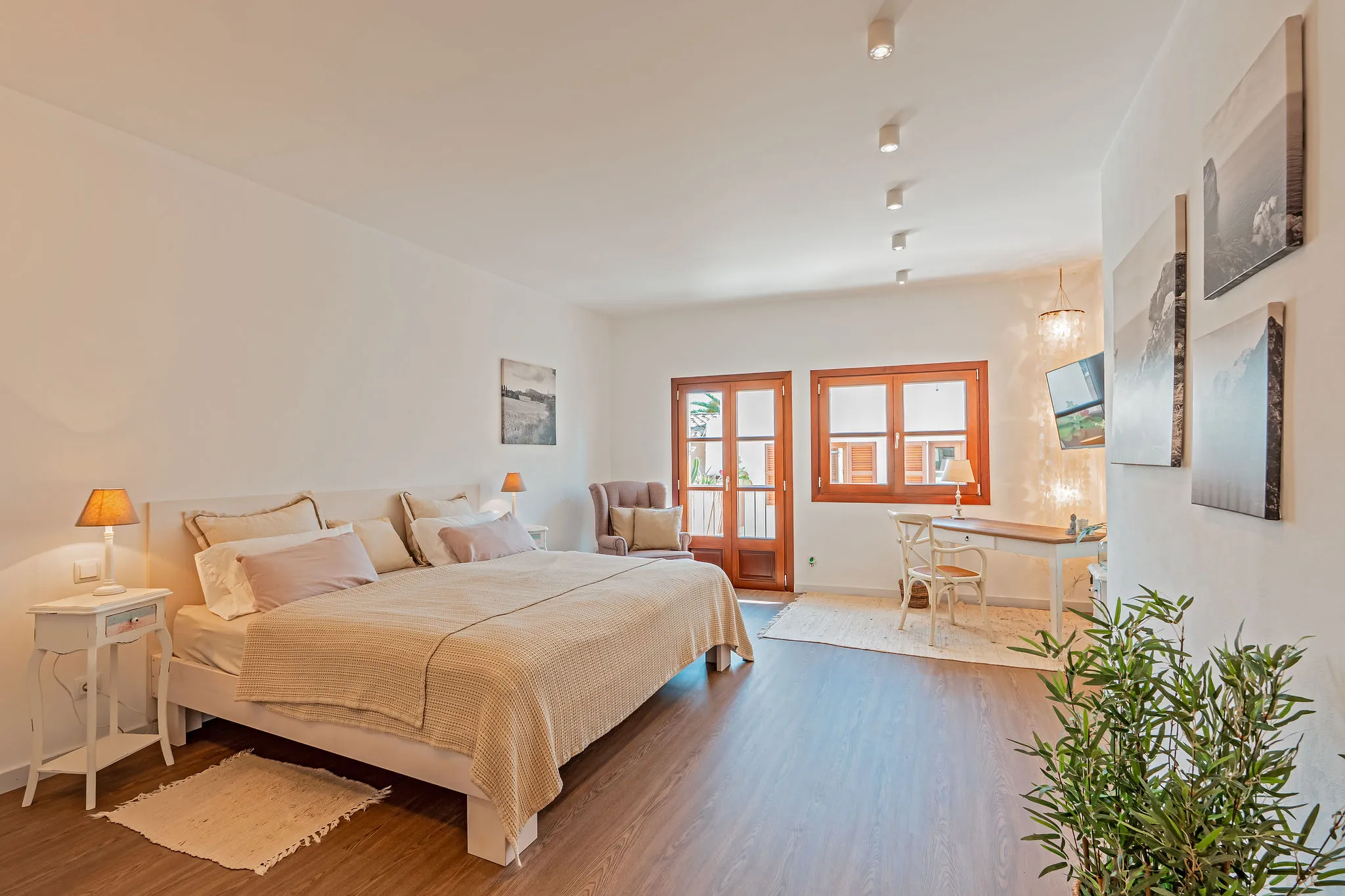 Nænsomt renoveret byhus med udlejningslicens i Artá-13