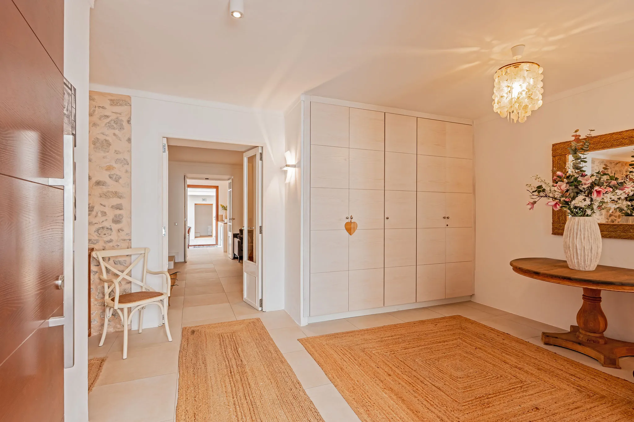 Nænsomt renoveret byhus med udlejningslicens i Artá-7