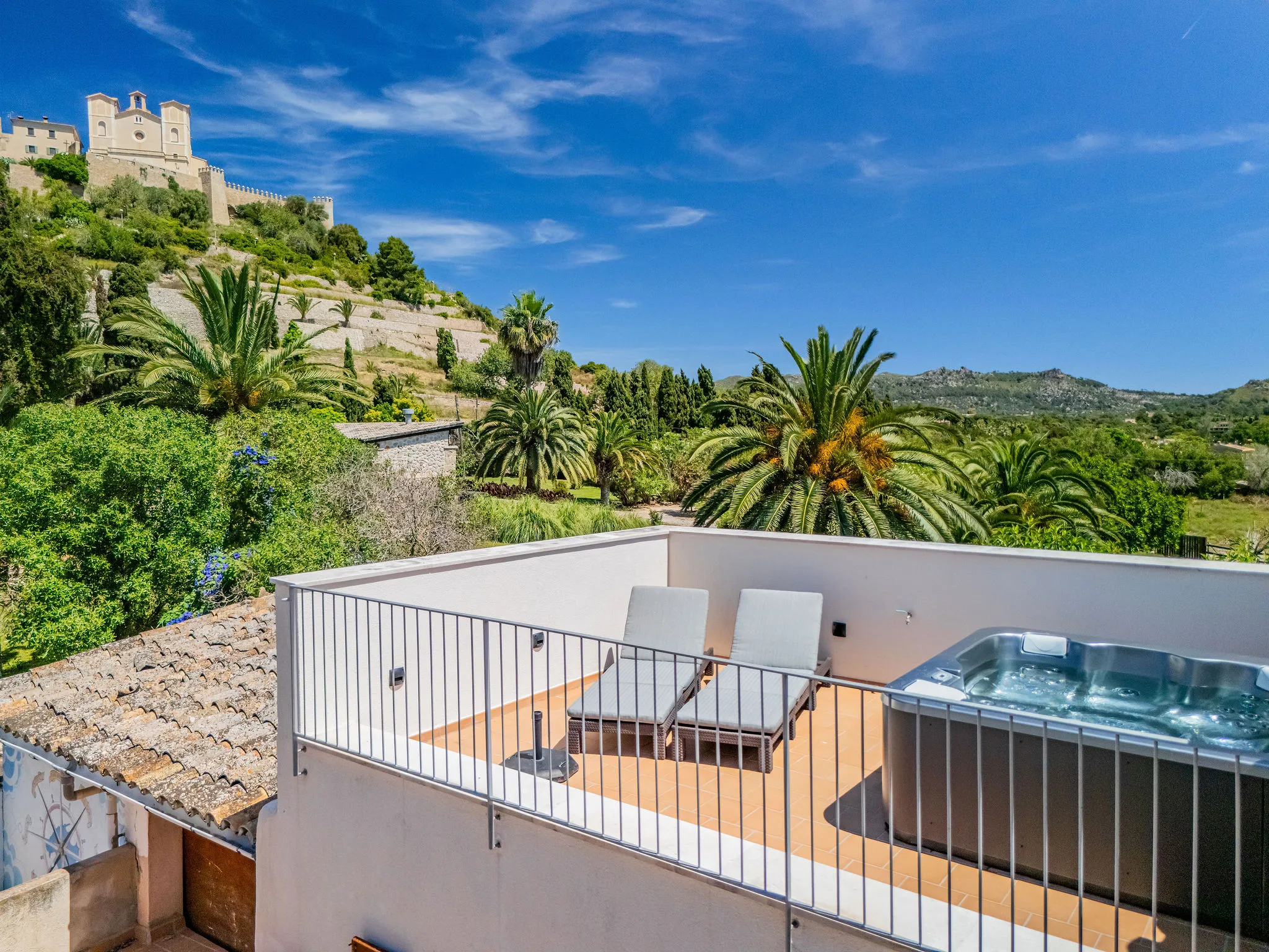 Nænsomt renoveret byhus med udlejningslicens i Artá-18