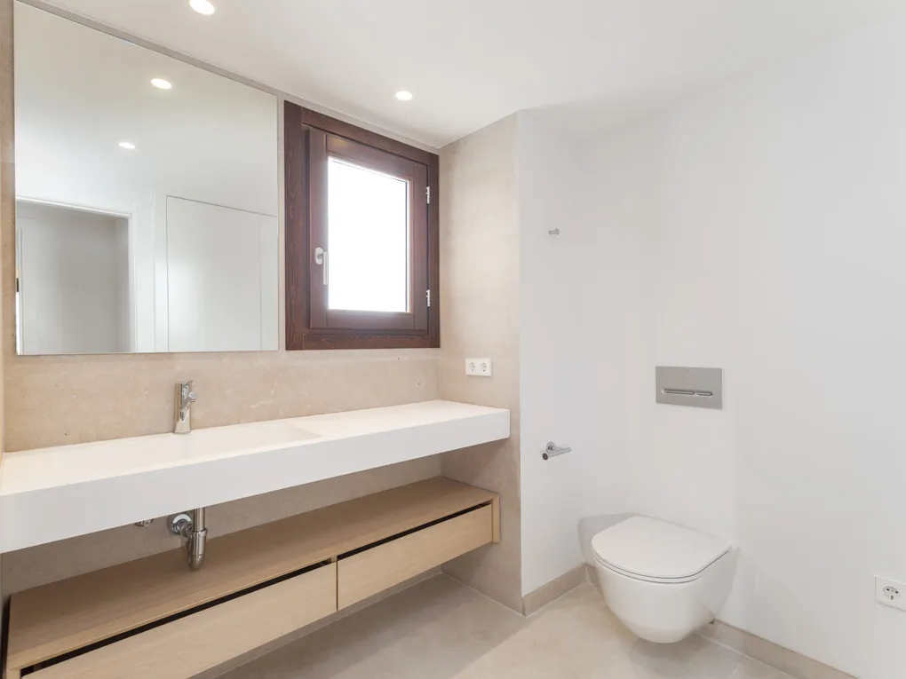 Piso renovado y elegante con ascensor en Sindicato-5