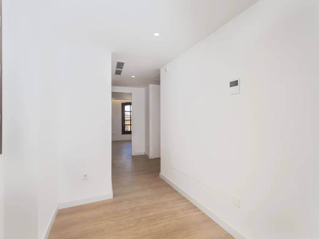 Piso renovado y elegante con ascensor en Sindicato-7