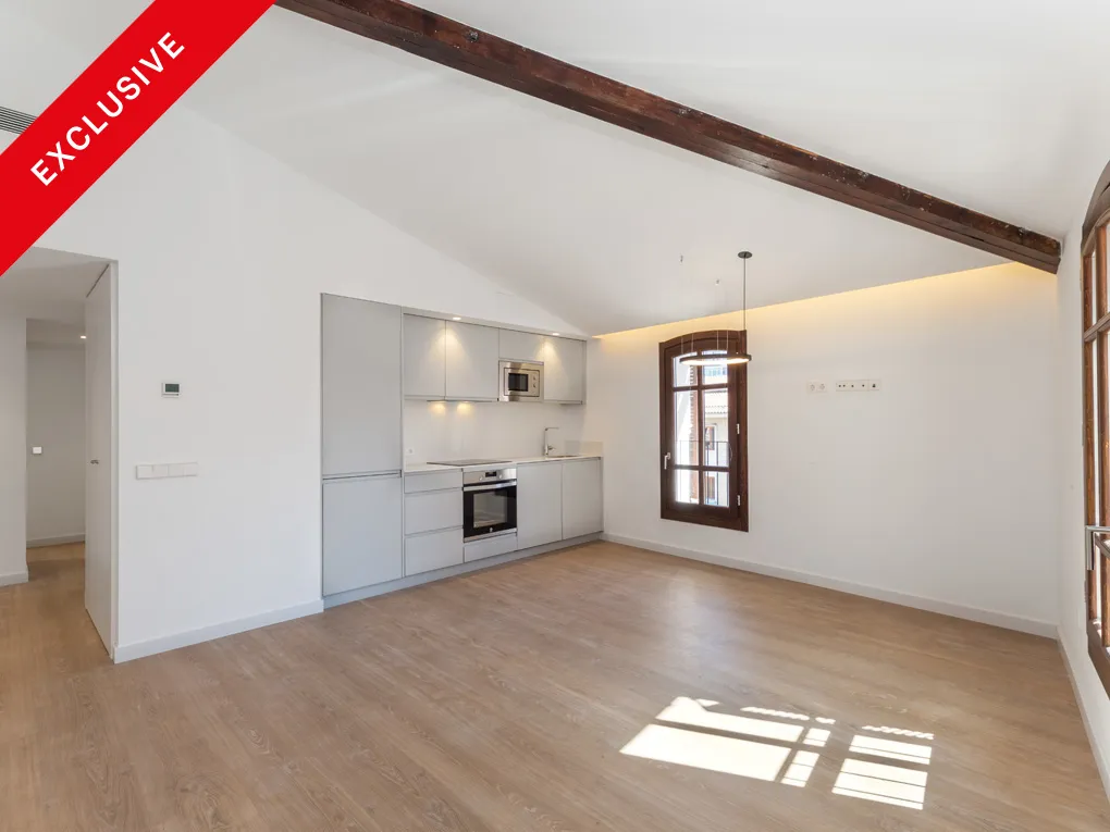 Piso renovado y elegante con ascensor en Sindicato-1