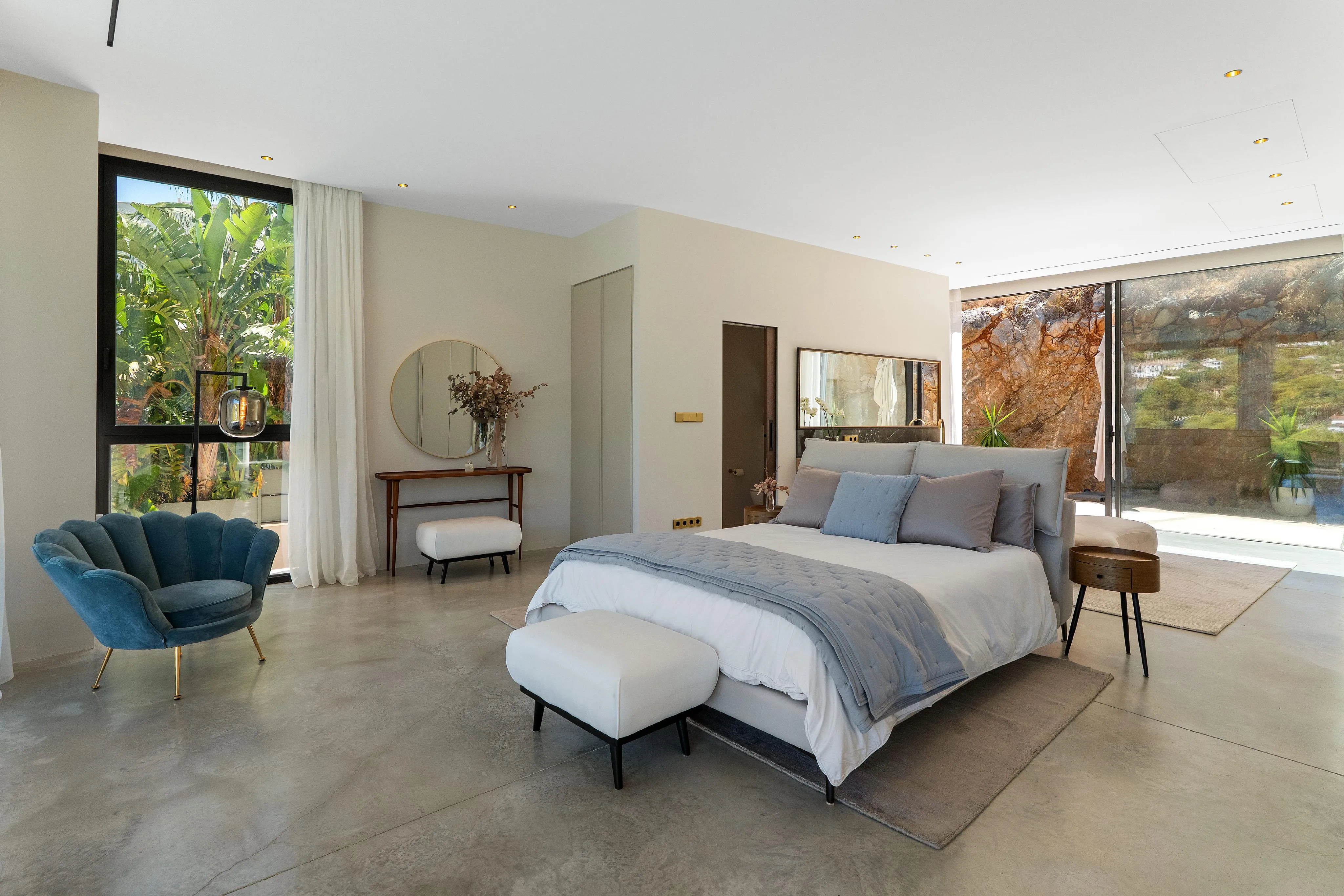 Elegante villa van architectonisch beton in Son Vida-19