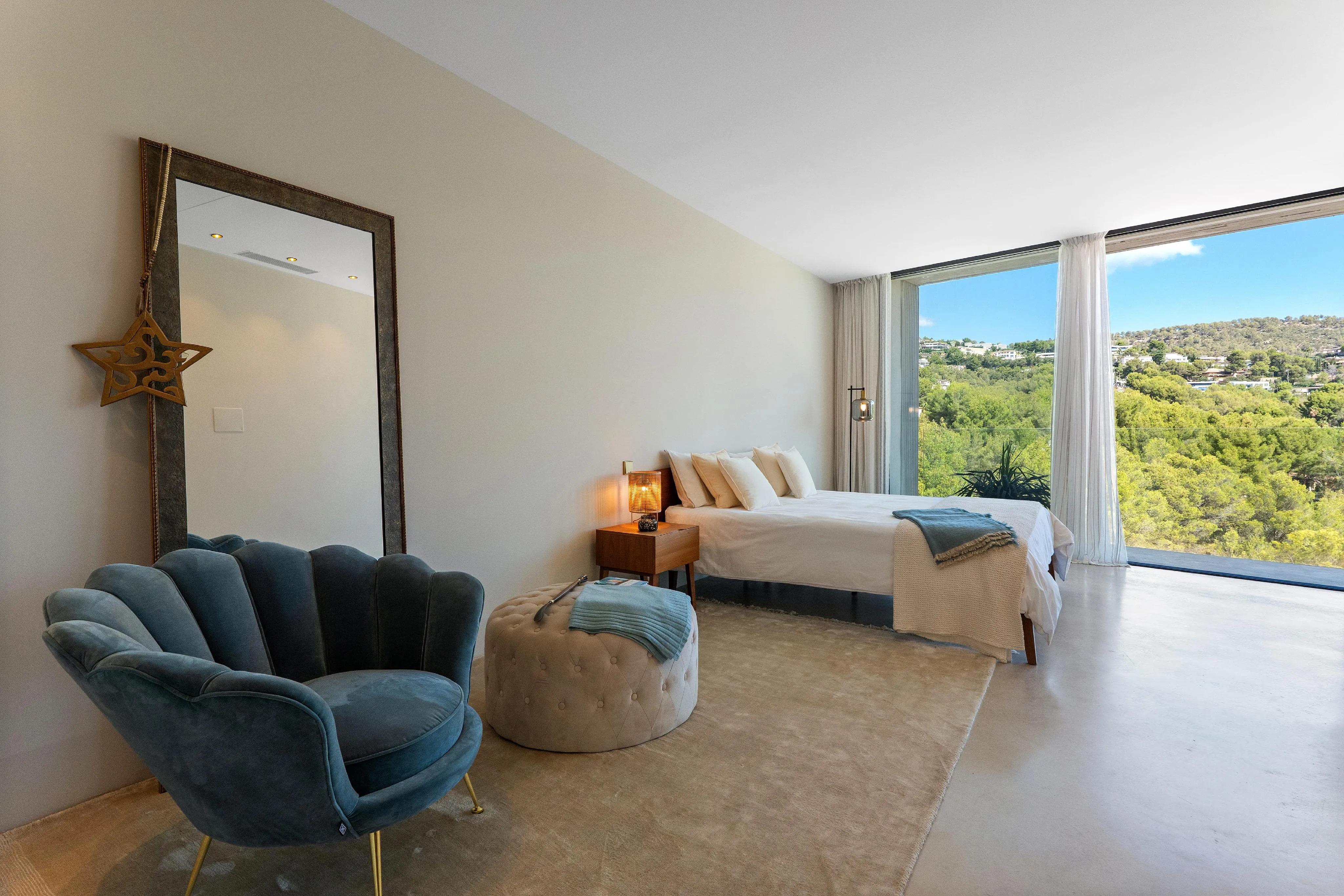 Elegante villa van architectonisch beton in Son Vida-15