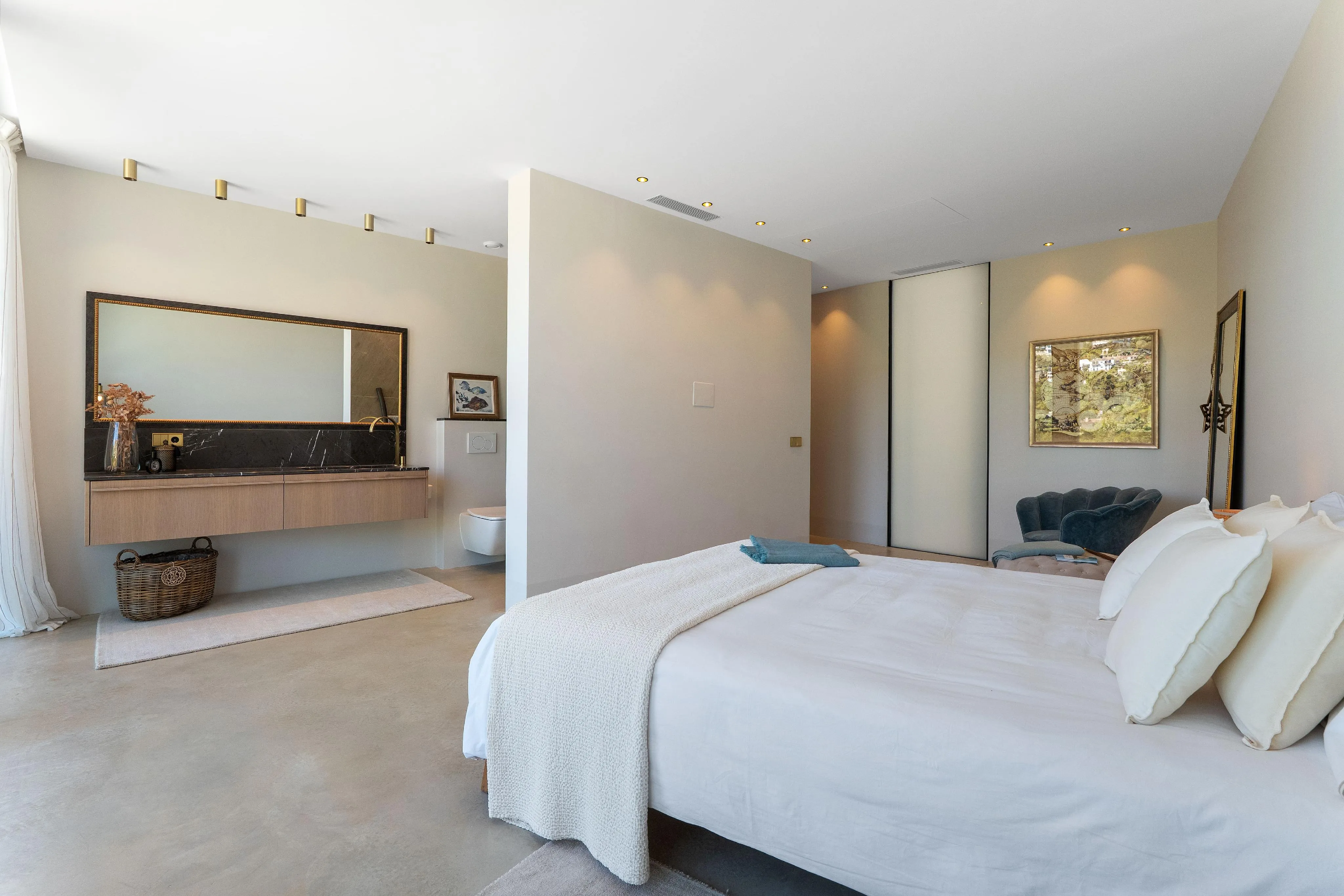 Elegante villa van architectonisch beton in Son Vida-16