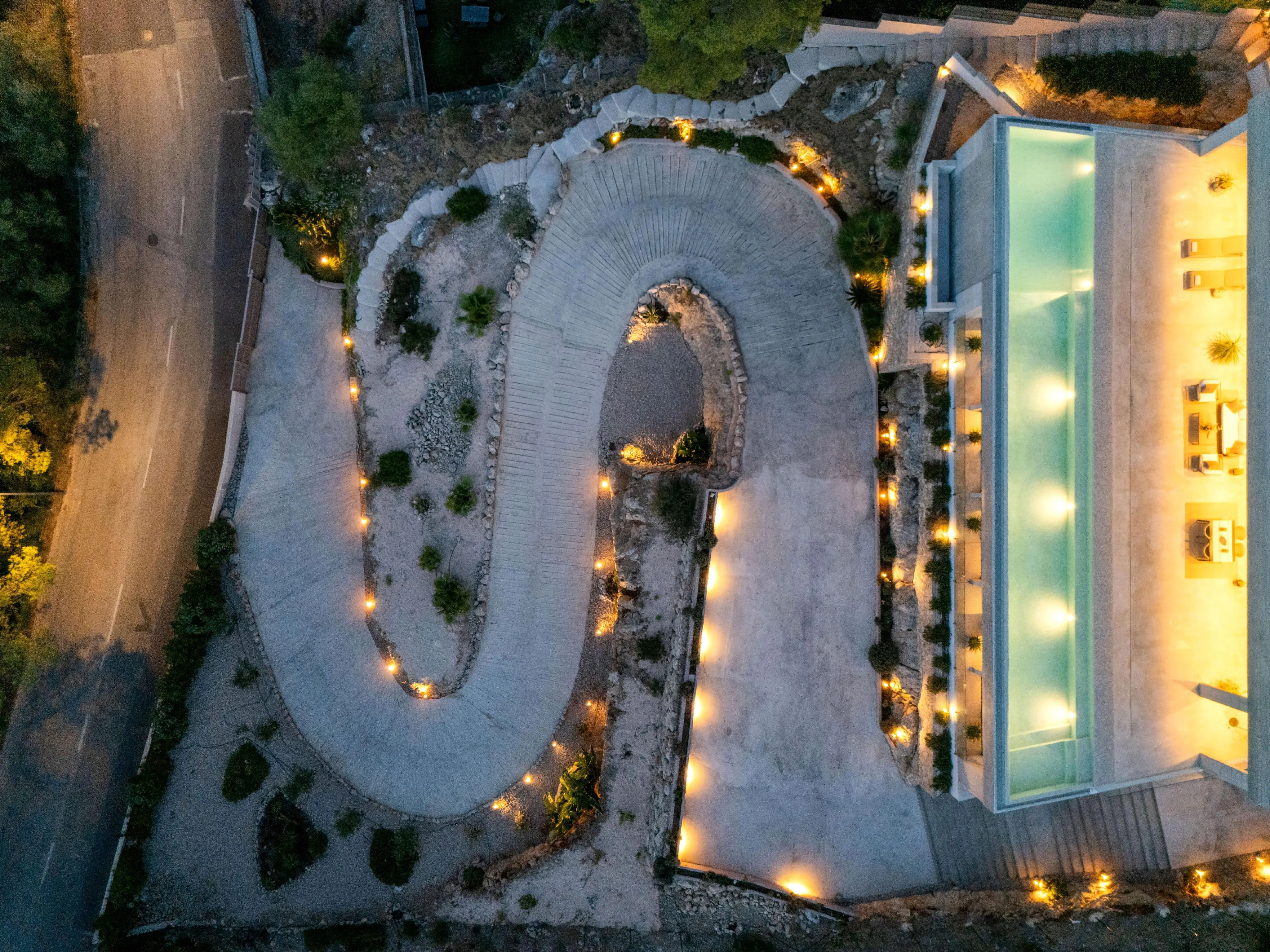 Elegante Villa de Hormigón Arquitectónico en Son Vida-52