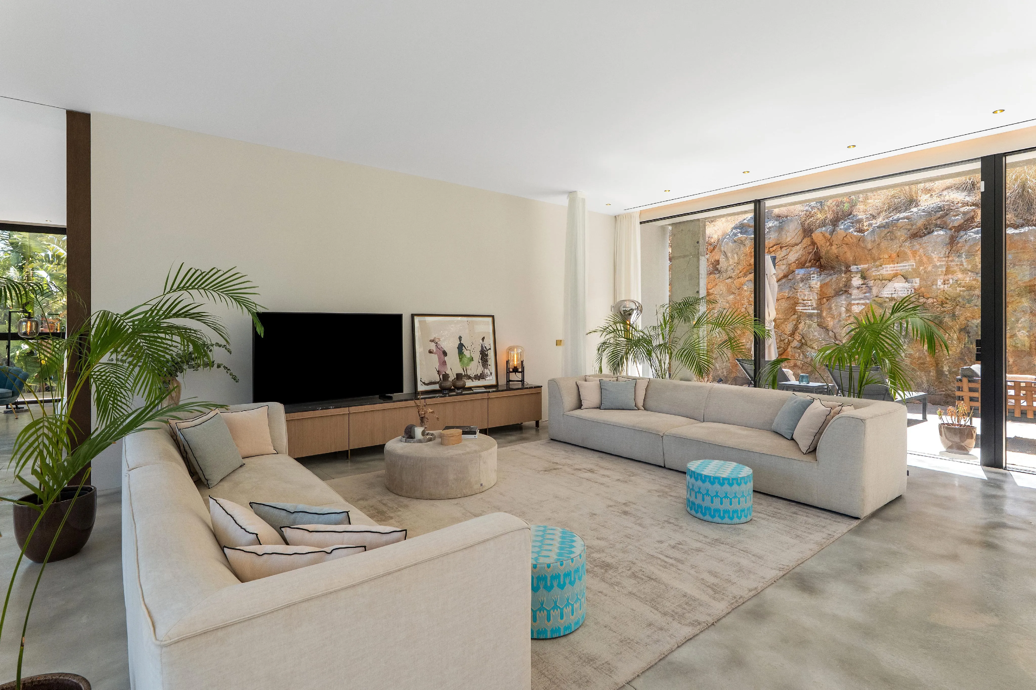 Elegante villa van architectonisch beton in Son Vida-3