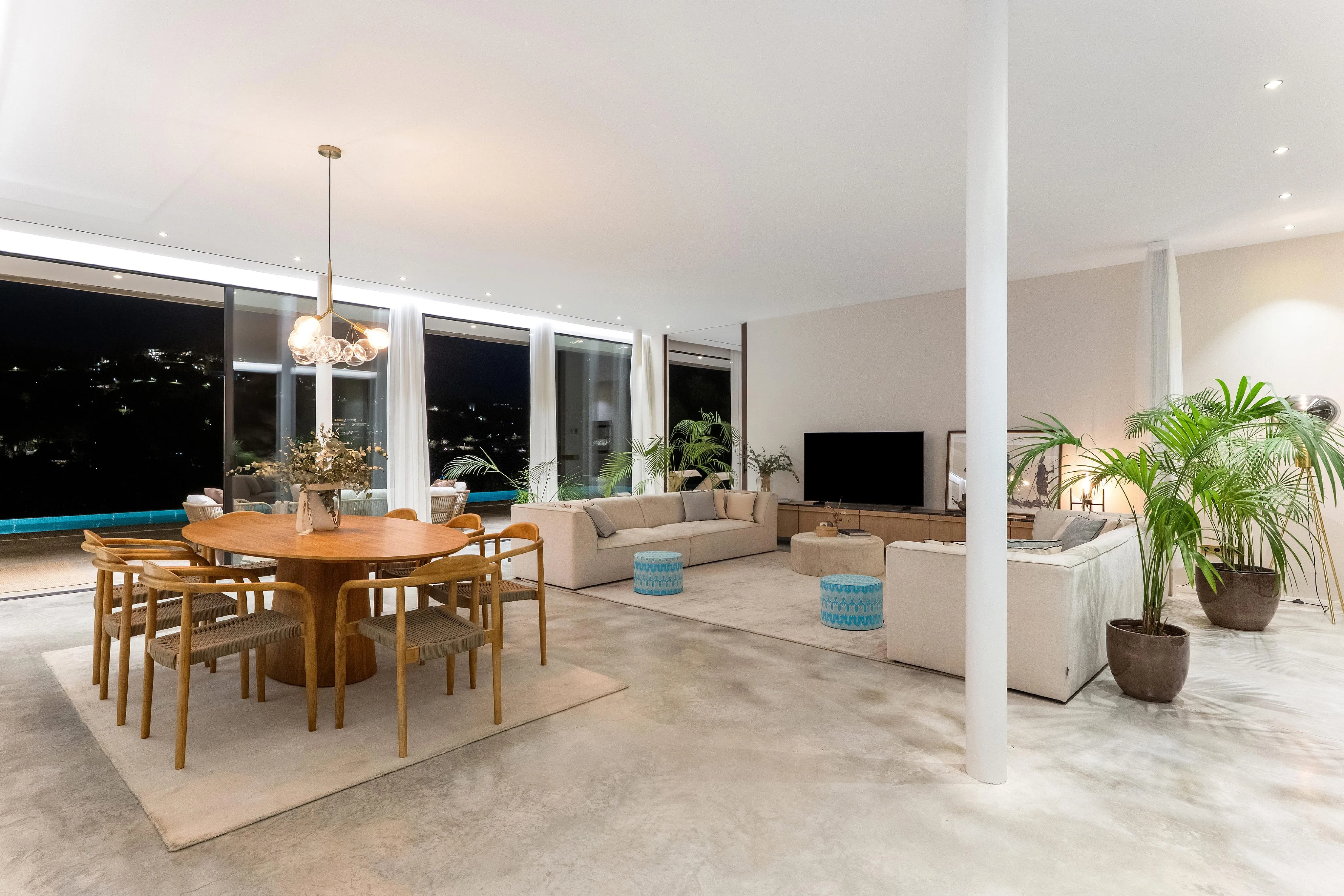 Elegante Villa de Hormigón Arquitectónico en Son Vida-5