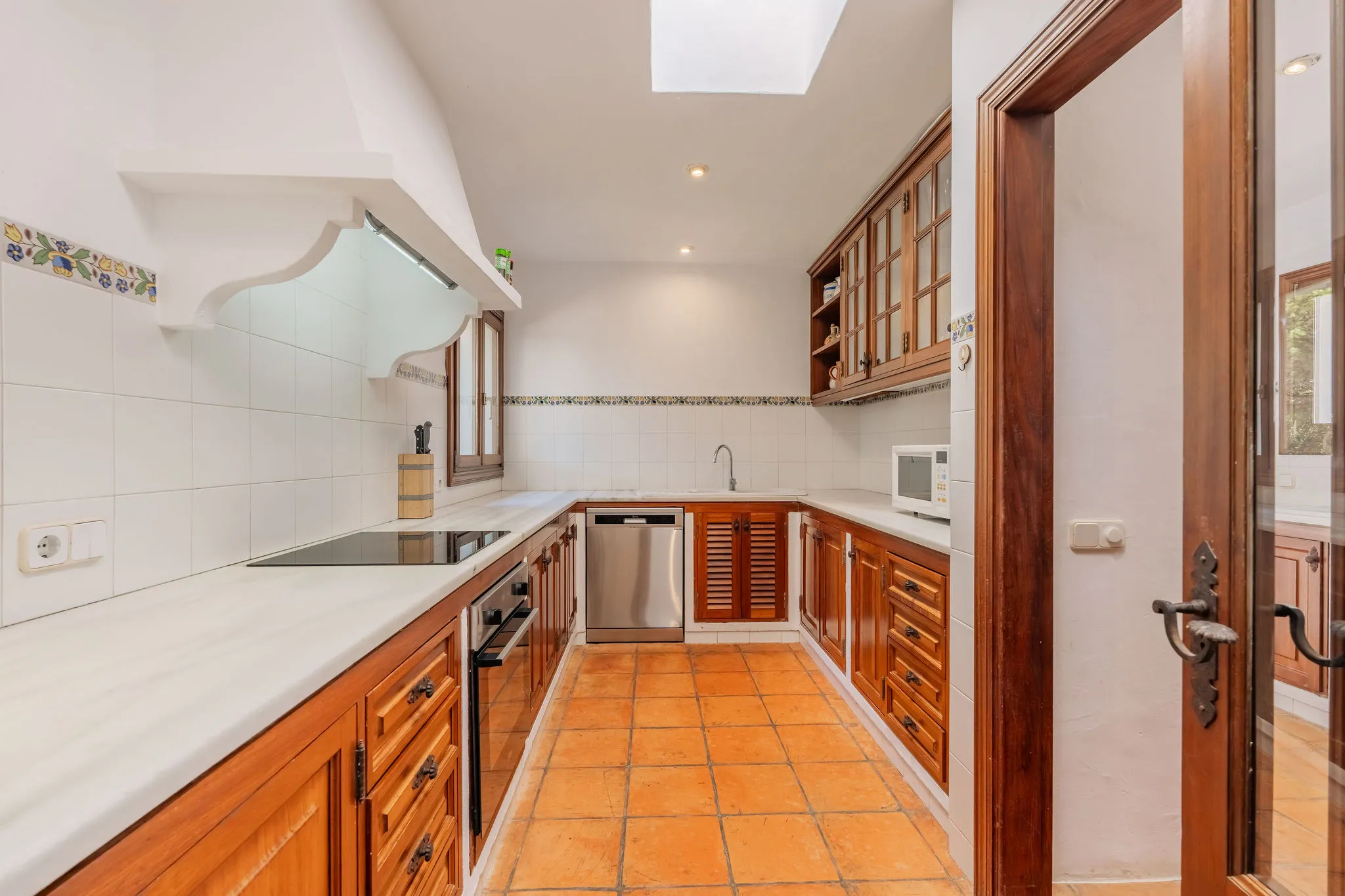 Exklusiv villa i 1:a sjölinjen med licens för semesteruthyrning-7