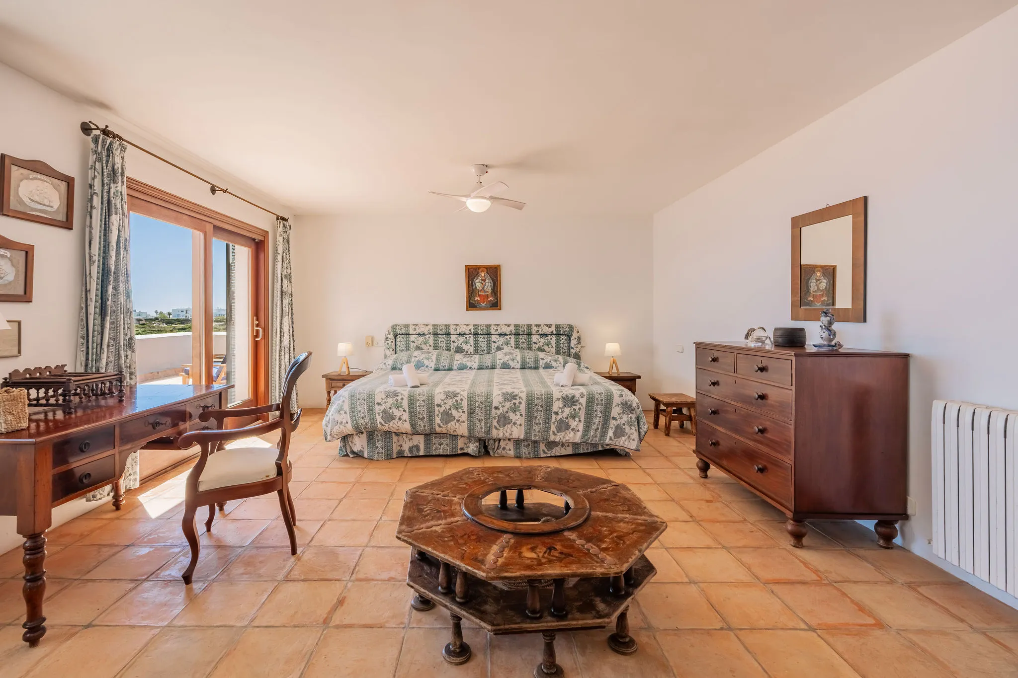 Exklusiv villa i 1:a sjölinjen med licens för semesteruthyrning-8