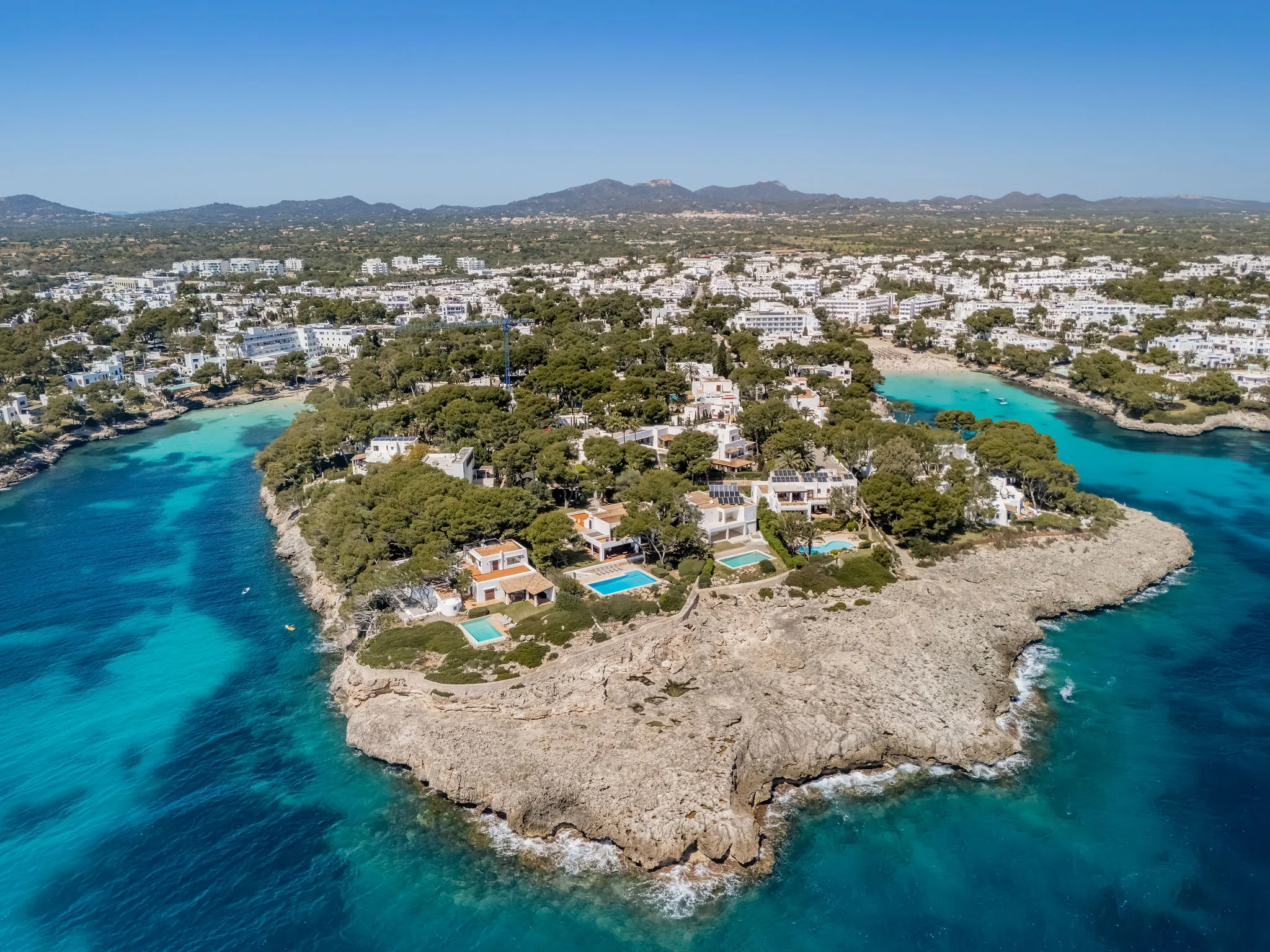 Exklusiv villa i 1:a sjölinjen med licens för semesteruthyrning-14