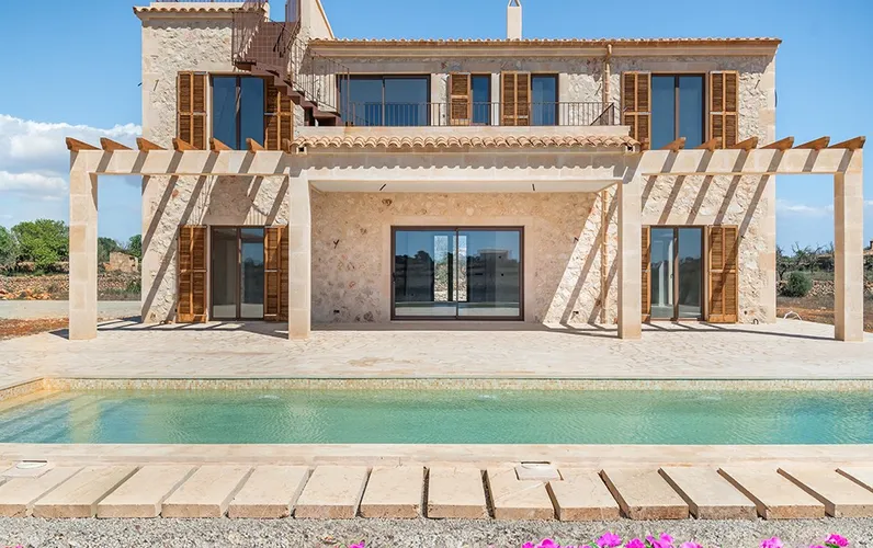 Elegant finca de nova construcció prop del far de Ses Salines