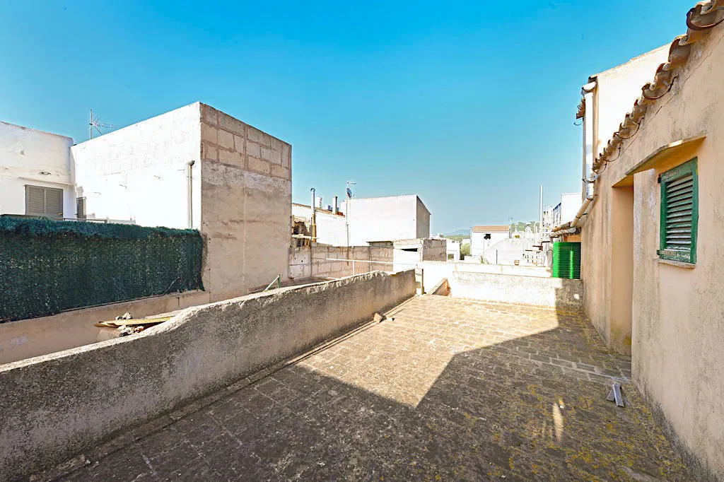 Townhouse in need of renovation in Son Servera-6