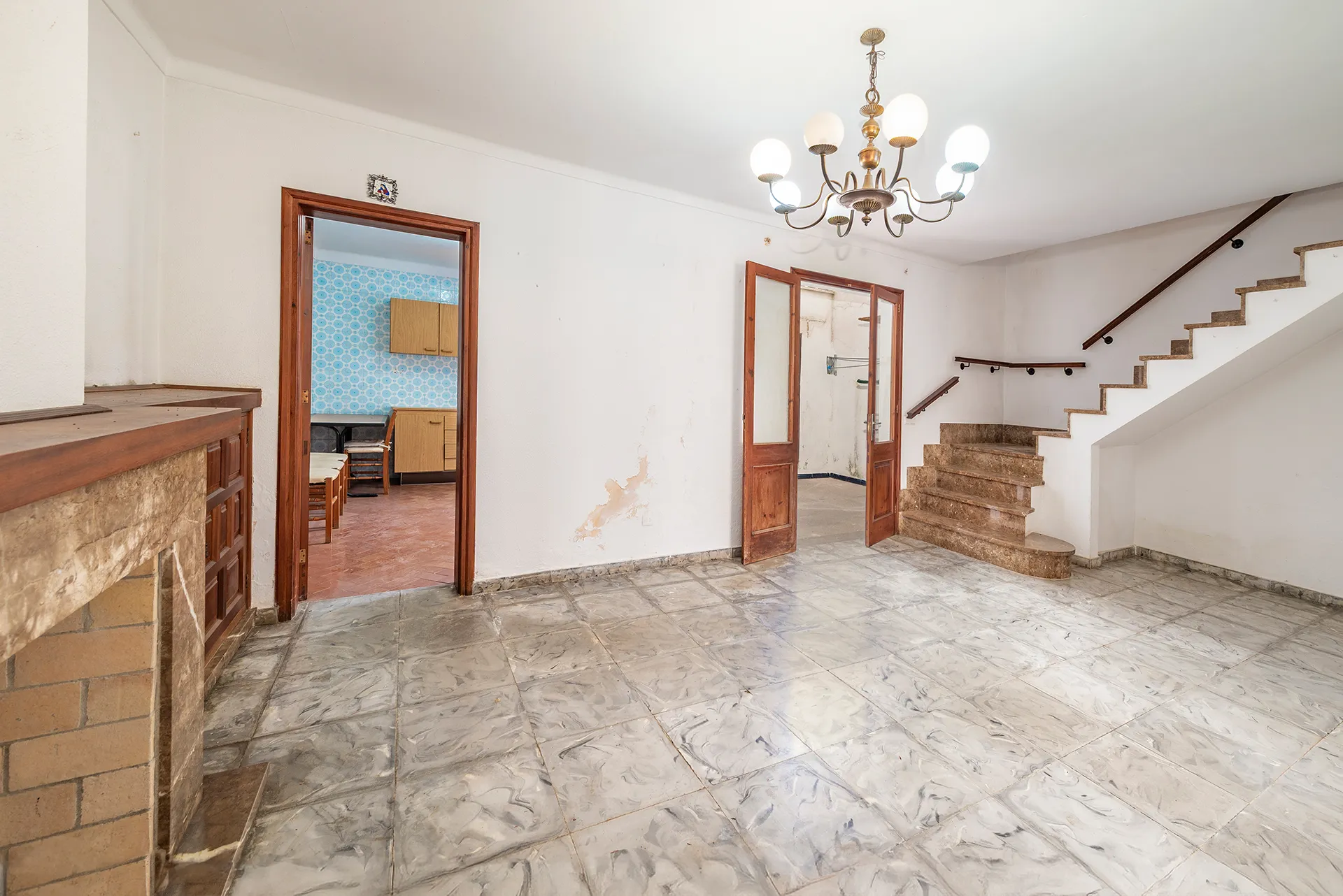 Opportunità di ristrutturazione a Pollença: tanto spazio per la vostra casa dei sogni-5