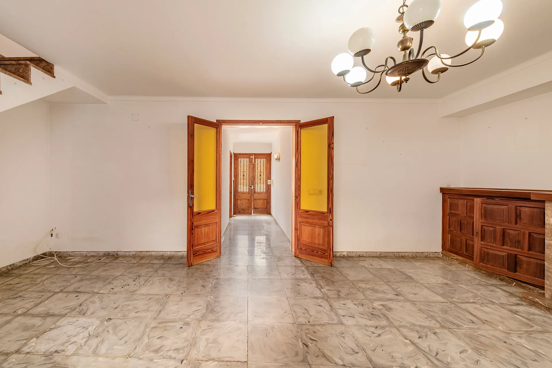 Opportunità di ristrutturazione a Pollença: tanto spazio per la vostra casa dei sogni-6