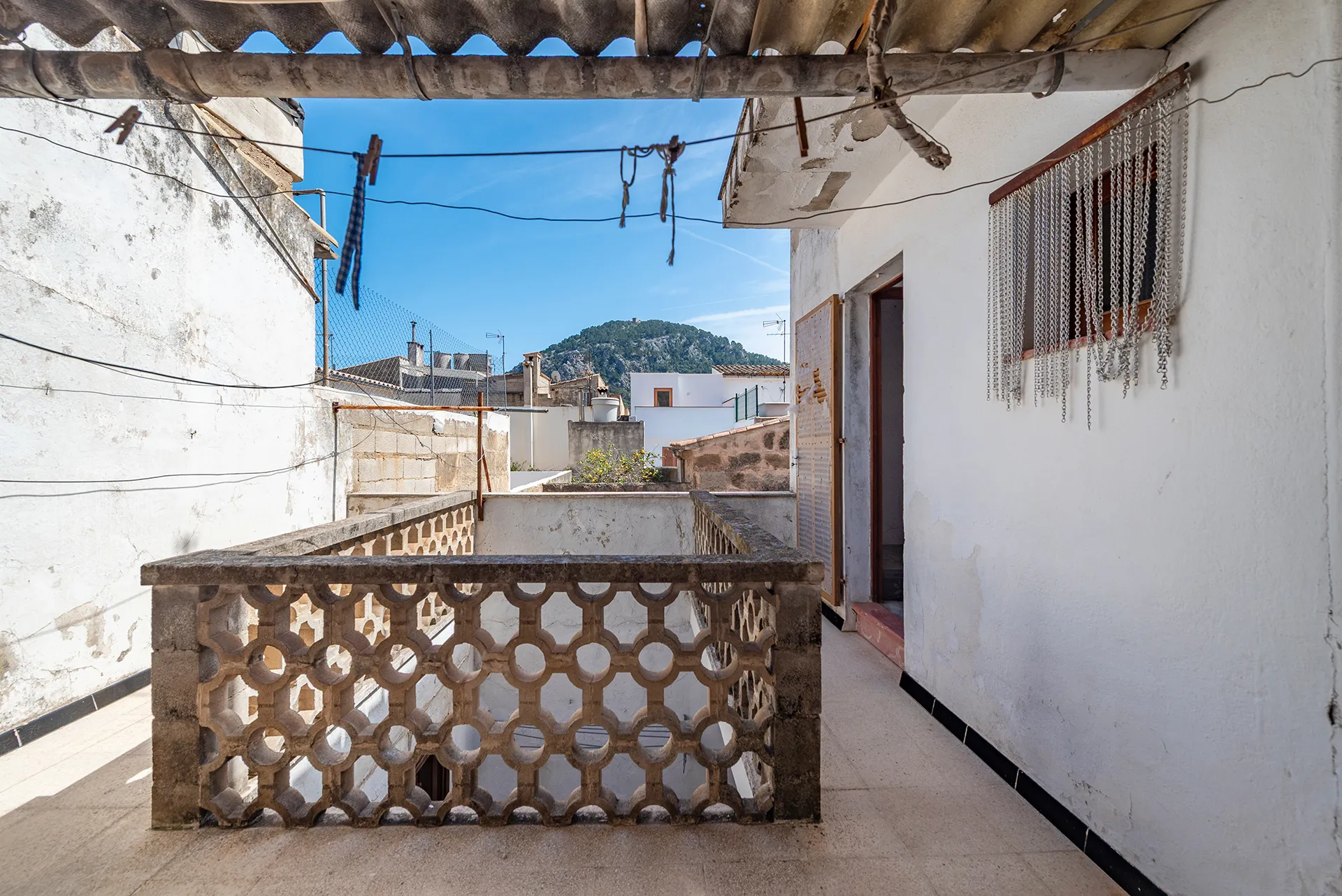 Opportunità di ristrutturazione a Pollença: tanto spazio per la vostra casa dei sogni-14