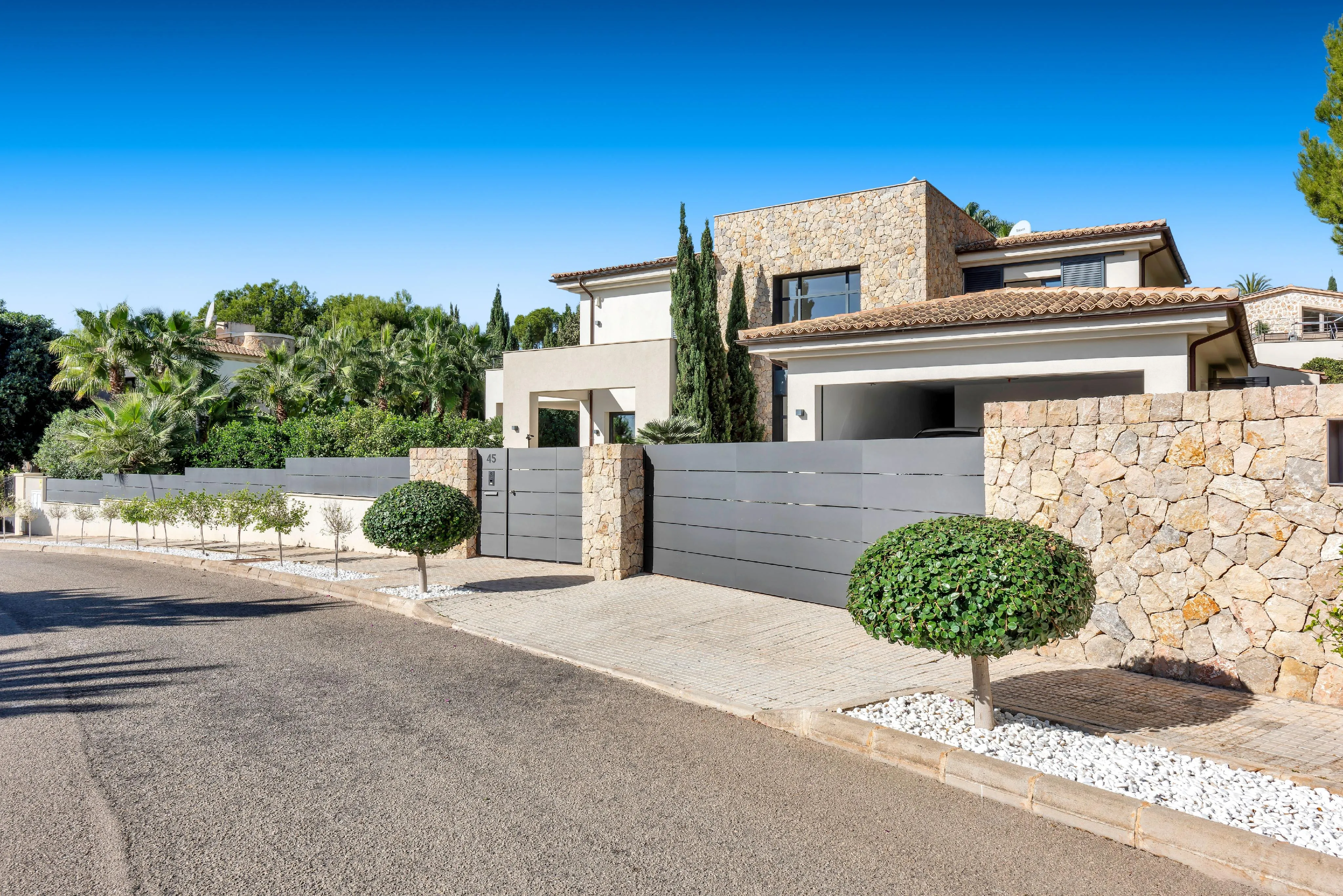 Impressionant vila en una ubicació privilegiada a Nova Santa Ponsa-25