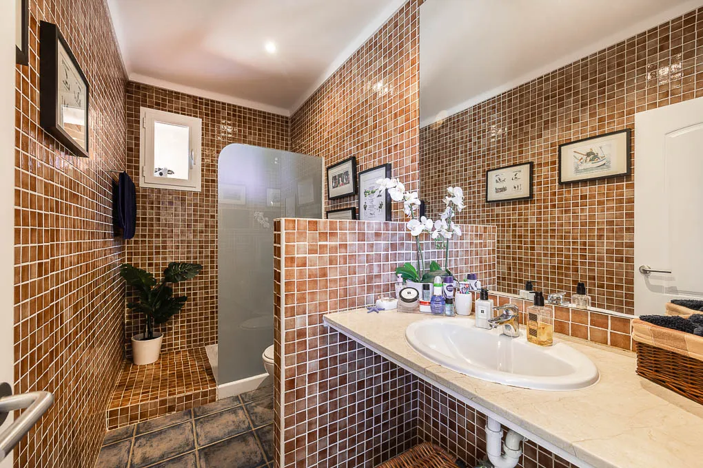 Gepflegtes Landhaus auf einer Ebene in Biniali-12