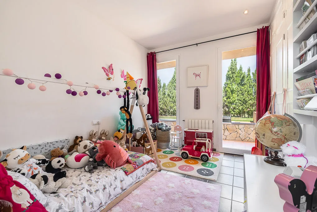 Gepflegtes Landhaus auf einer Ebene in Biniali-13