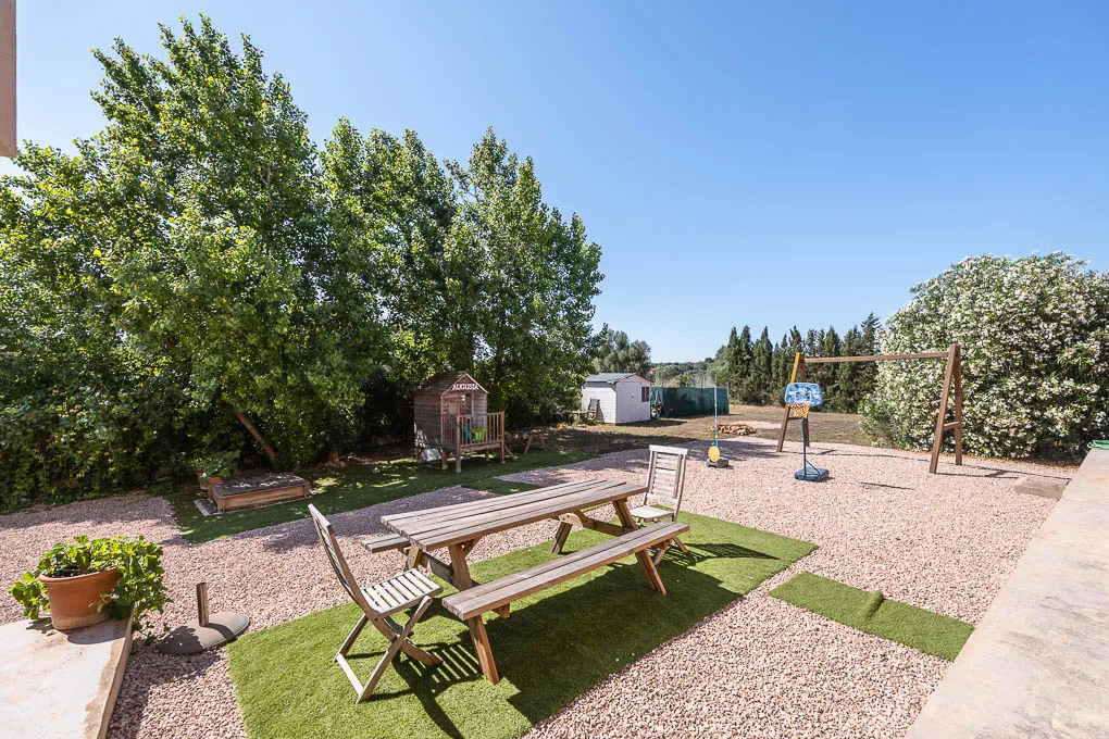 Velholdt landsted i ét plan-17