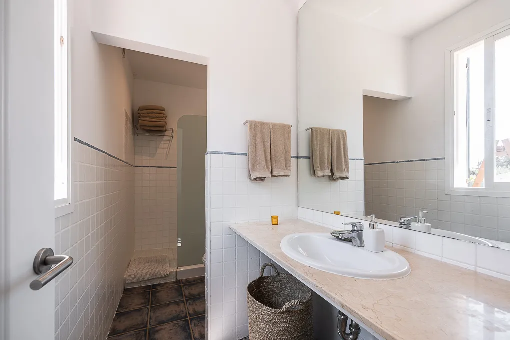 Velholdt landsted i ét plan-15