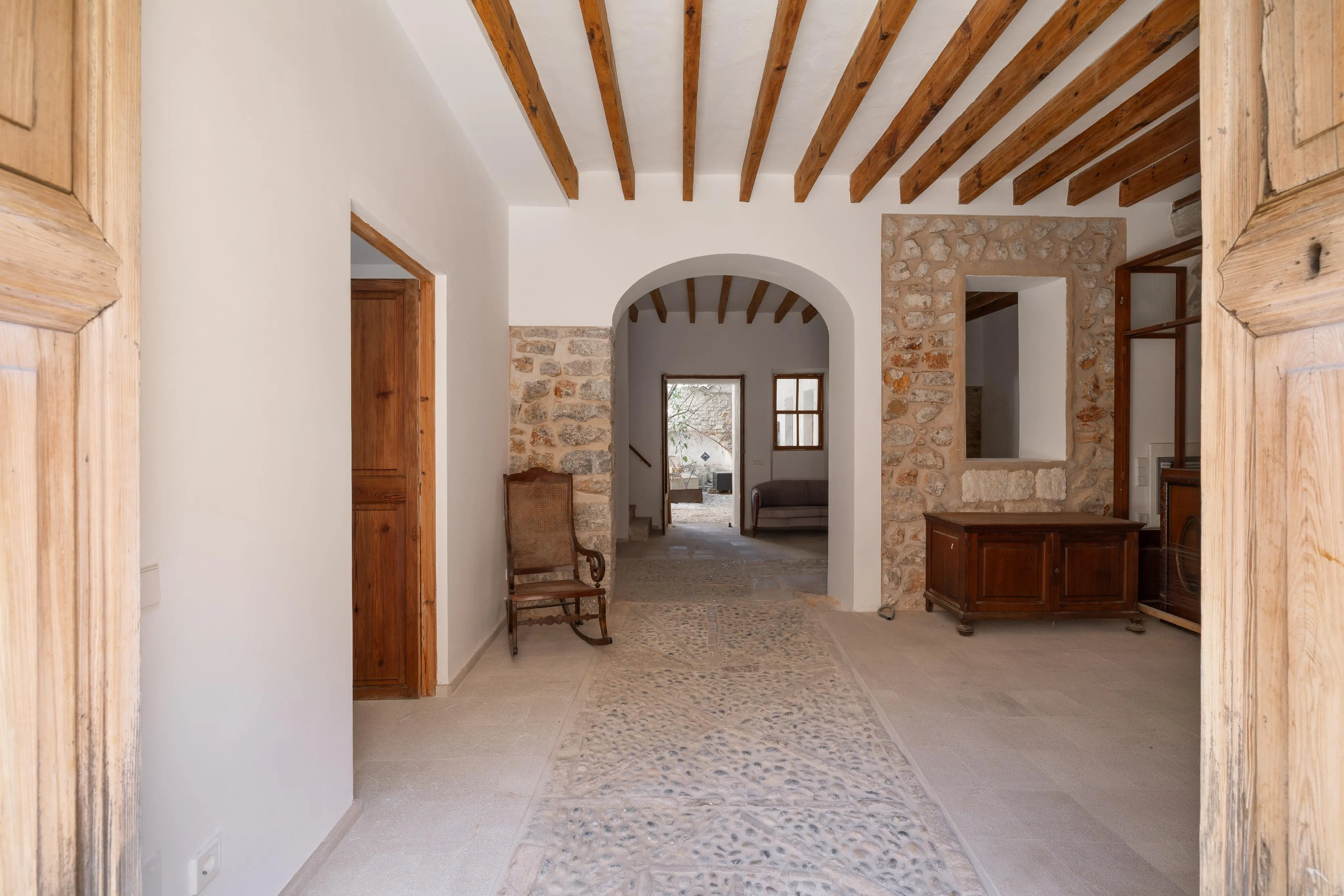 Encantadora casa tradicional en Biniamar con carácter atemporal-1