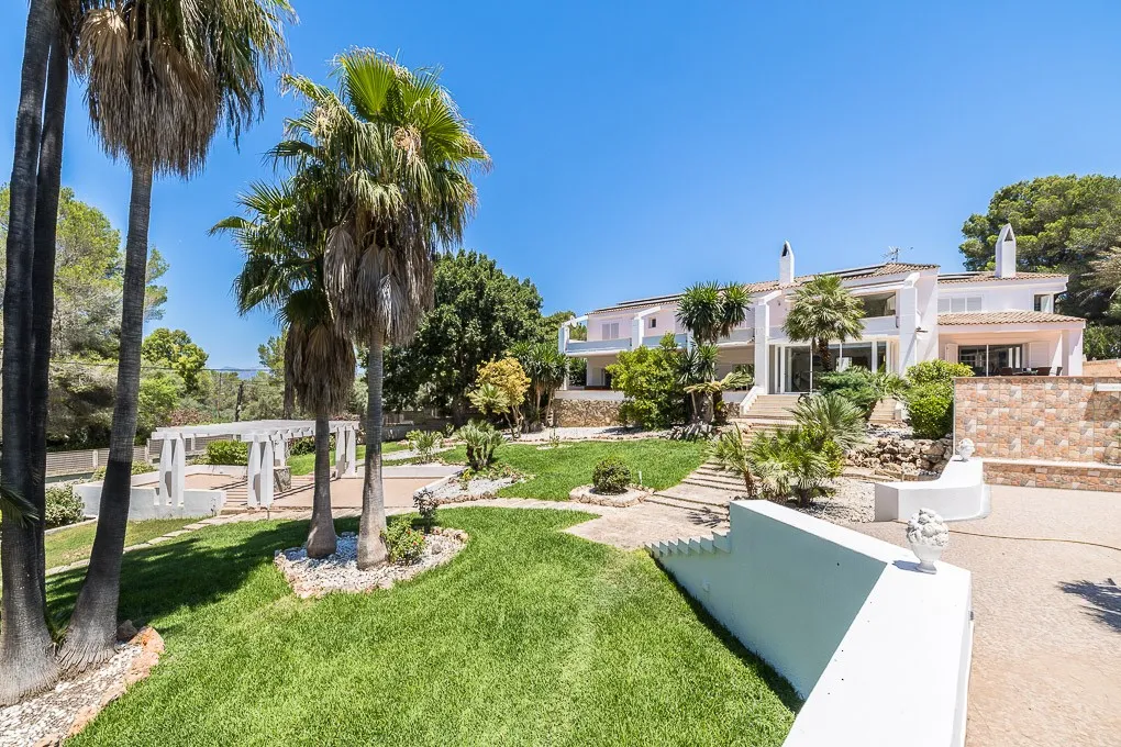 Modern and light-flooded villa-17