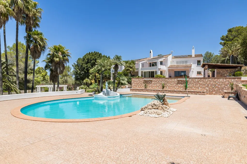 Modern and light-flooded villa-1