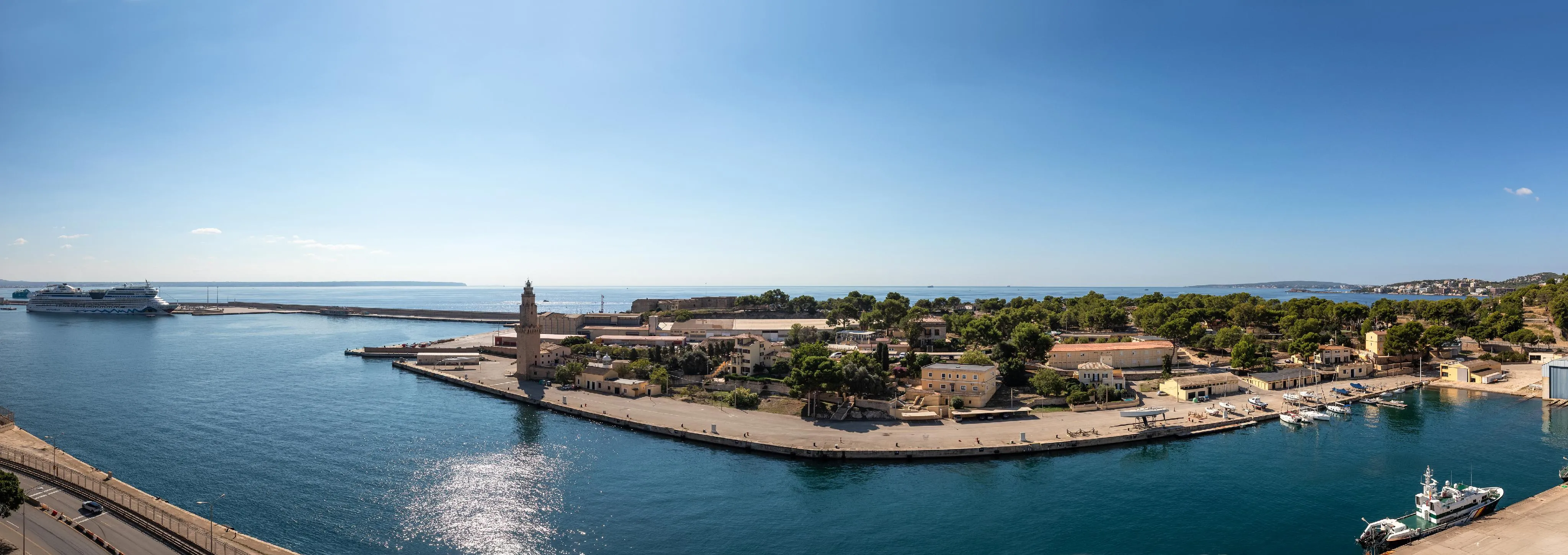 Maravilloso Ático con Espectaculares vistas al mar y a la ciudad-11